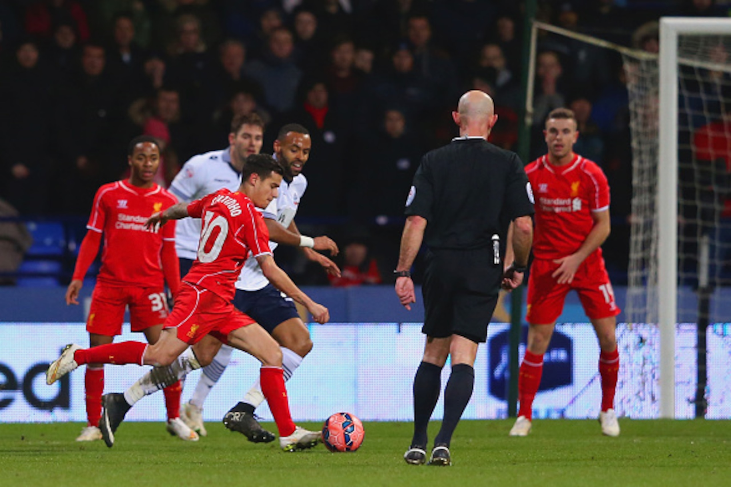 BOLTON, ENGLAND - FEBRUARY 04: Philippe Coutinho of Liverpool scores their second goal during the FA Cup Fourth round replay between Bolton Wanderers and Liverpool at Macron Stadium on February 4, 2015 in Bolton, England. (Photo by Alex Livesey/Getty Im BOLTON, ENGLAND - FEBRUARY 04: Philippe Coutinho of Liverpool scores their second goal during the FA Cup Fourth round replay between Bolton Wanderers and Liverpool at Macron Stadium on February 4, 2015 in Bolton, England. (Photo by Alex Livesey/Getty Im