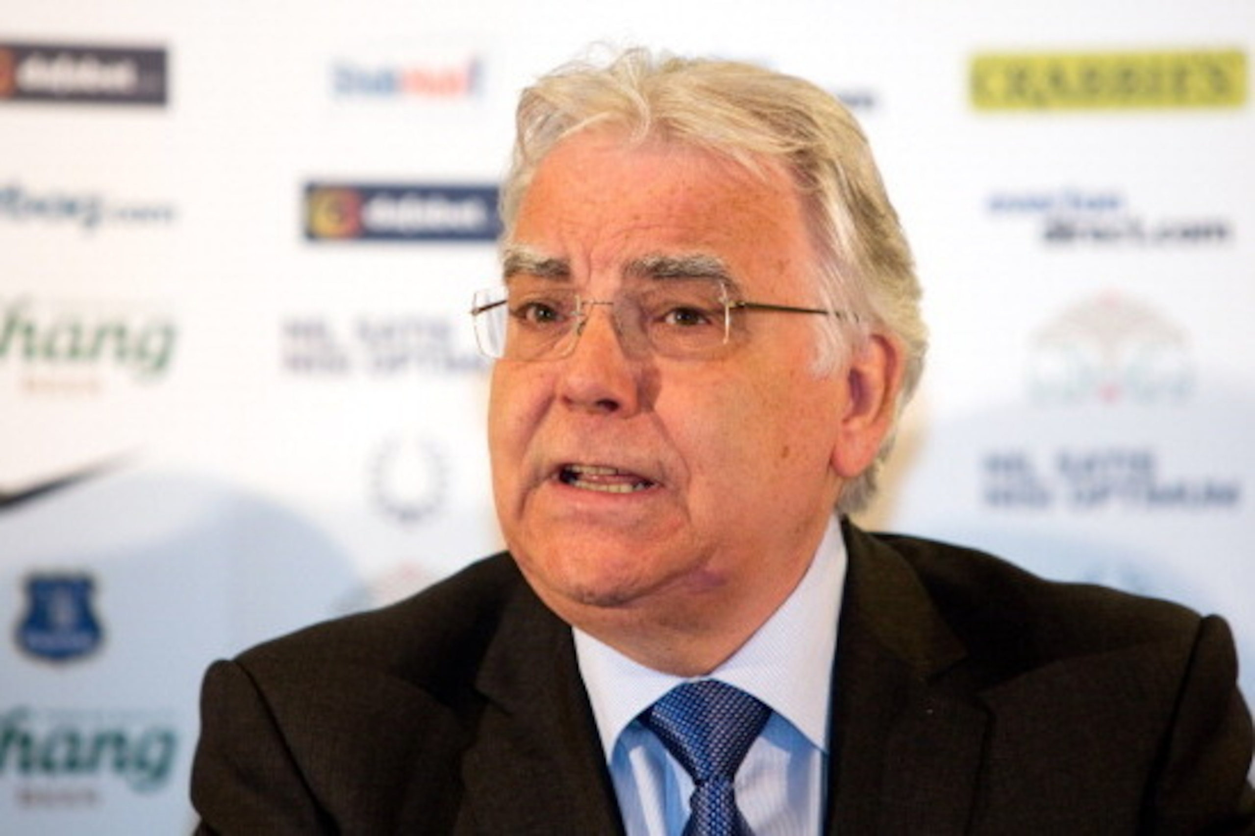 LIVERPOOL, ENGLAND - JUNE 5: Everton chairman Bill Kenwright speaks during the Everton FC press conference at Goodison Park on June 5, 2013 in Liverpool, England. (Photo by Paul Thomas/Getty Images) LIVERPOOL, ENGLAND - JUNE 5: Everton chairman Bill Kenwright speaks during the Everton FC press conference at Goodison Park on June 5, 2013 in Liverpool, England. (Photo by Paul Thomas/Getty Images)