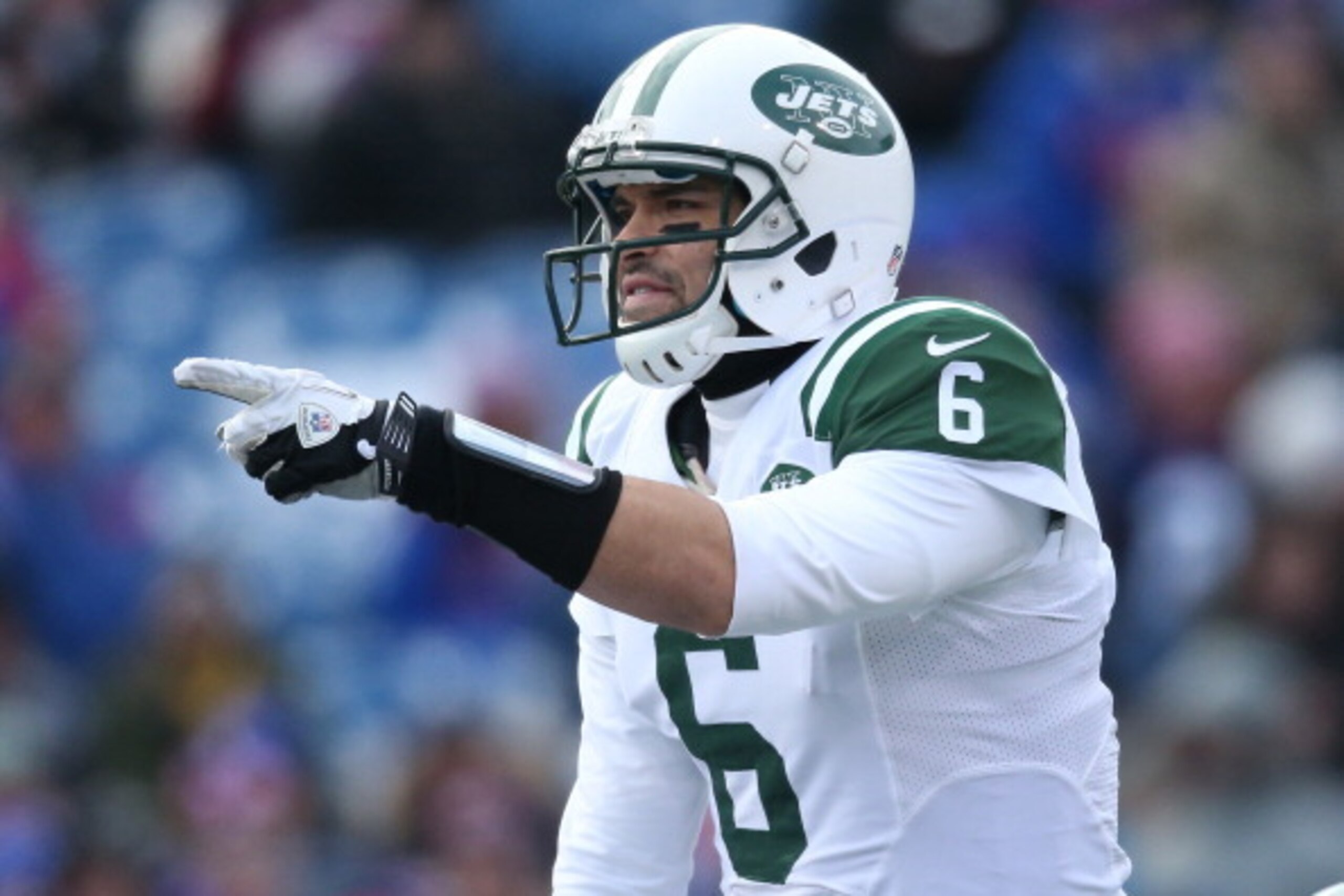 ORCHARD PARK, NY - DECEMBER 30: Mark Sanchez #6 of the New York Jets calls an audible during an NFL game against the Buffalo Bills at Ralph Wilson Stadium on December 30, 2012 in Orchard Park, New York. (Photo by Tom Szczerbowski/Getty Images)