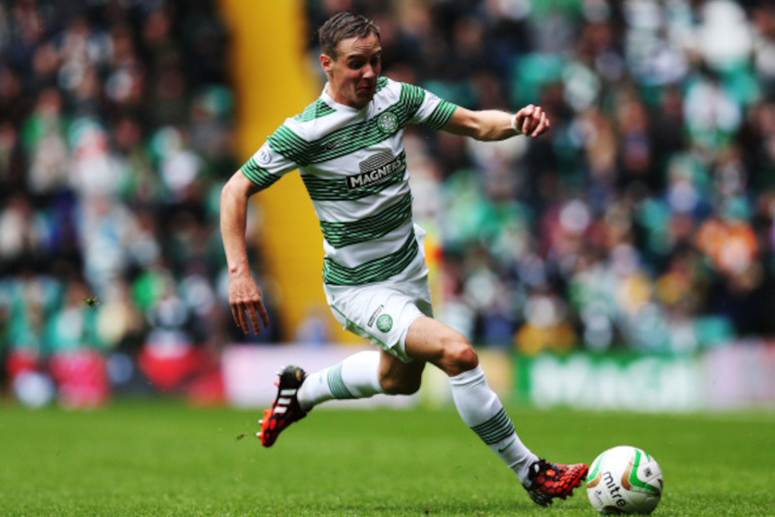 GLASGOW, SCOTLAND - AUGUST 16: Stefan Johansen of Celtic controls the ball during the Scottish Premiership League Match between Celtic and Dundee United, at Celtic Park on August 16, 2014 Glasgow, Scotland. (Photo by Ian MacNicol/Getty Images) GLASGOW, SCOTLAND - AUGUST 16: Stefan Johansen of Celtic controls the ball during the Scottish Premiership League Match between Celtic and Dundee United, at Celtic Park on August 16, 2014 Glasgow, Scotland. (Photo by Ian MacNicol/Getty Images)