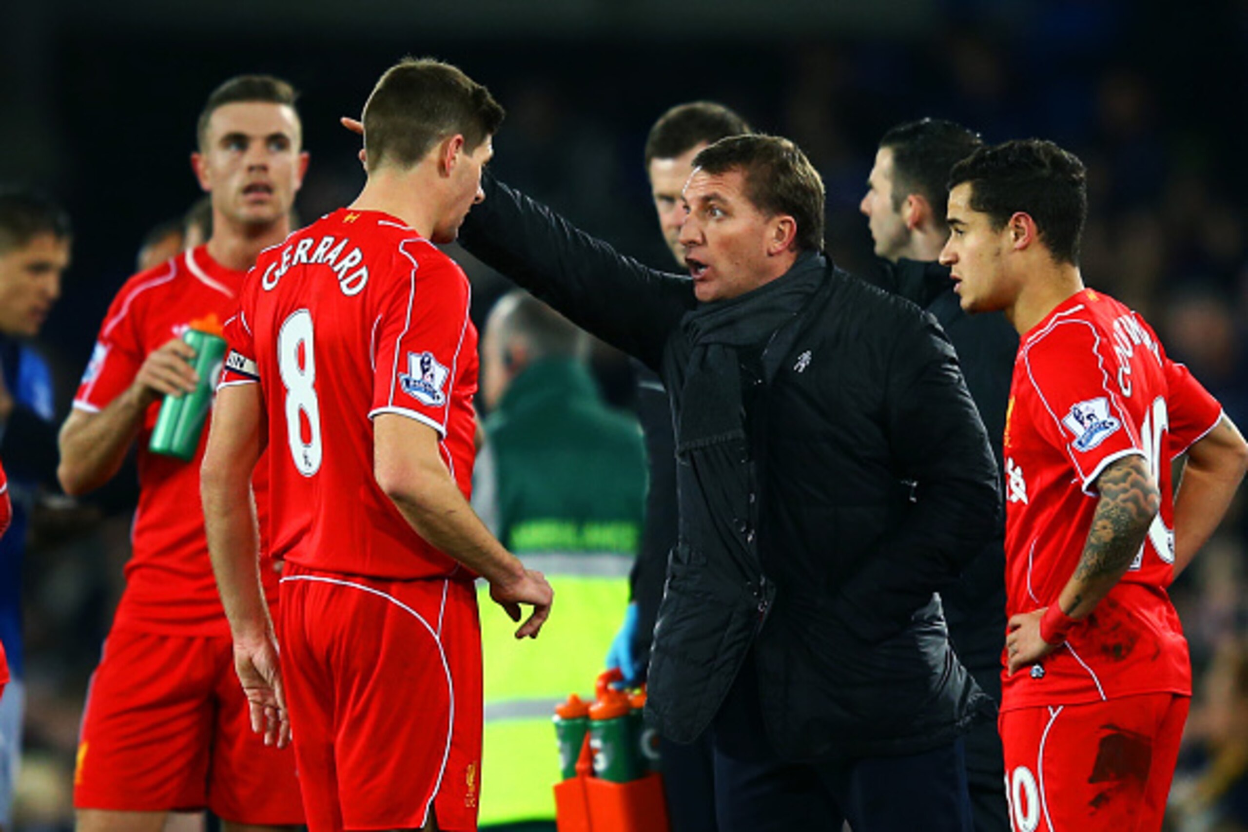 LIVERPOOL, ENGLAND - FEBRUARY 07:  Brendan Rodgers, manager of Liverpool issues instructions to Steven Gerrard of Liverpool during the Barclays Premier League match between Everton and Liverpool at Goodison Park on February 7, 2015 in Liverpool, England. 
