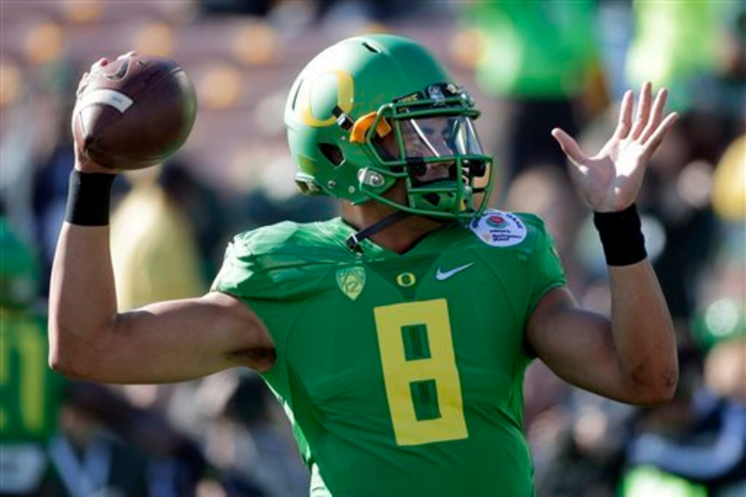 If Oregon quarterback Marcus Mariota falls to the seventh pick, the Bears may be able to collect picks and move back in the draft.