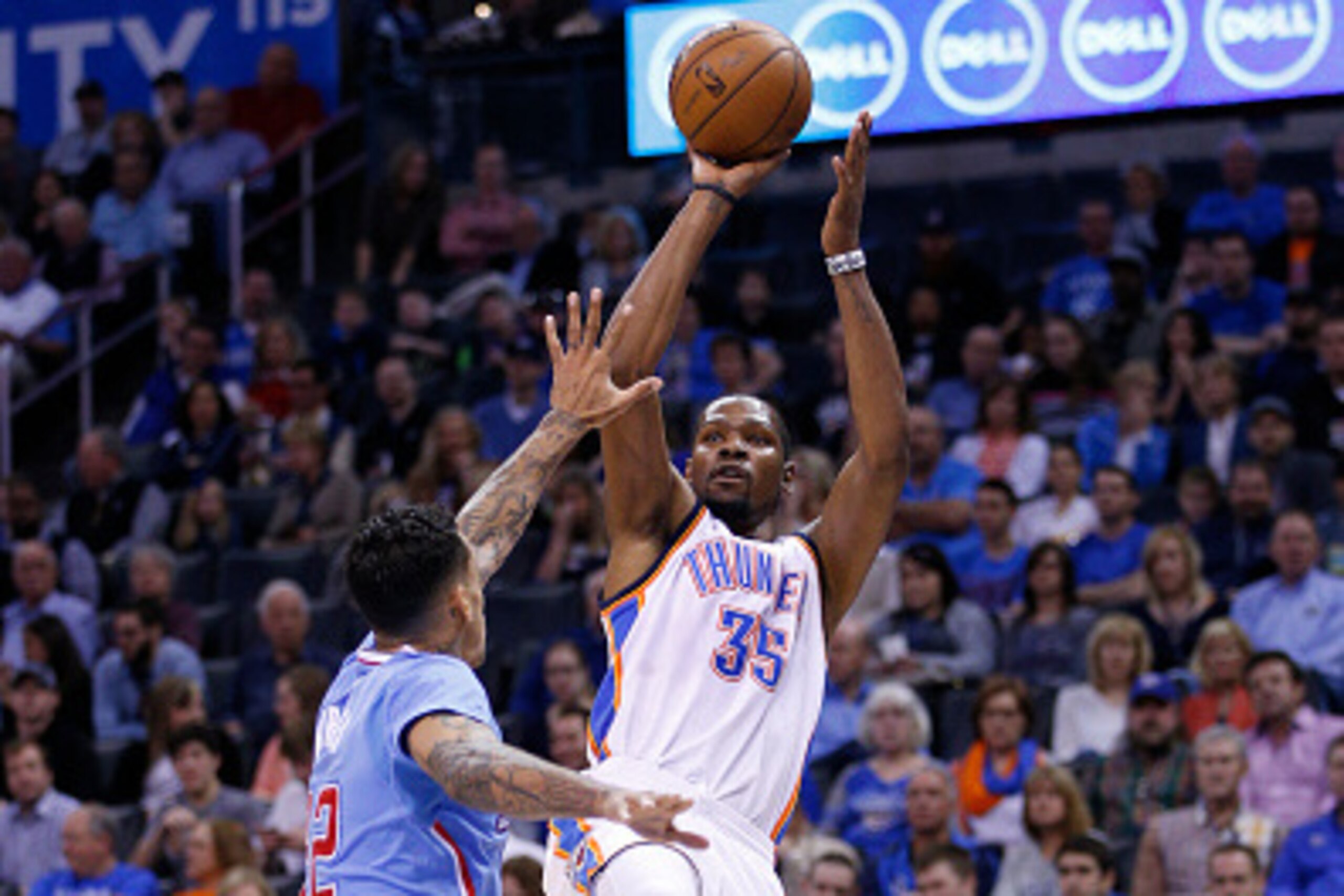 OKLAHOMA CITY, OK - FEBRUARY 8: Kevin Durant #35 of the Oklahoma City Thunder shoots the ball during the first quarter of the game against the Los Angeles Clippers at Chesapeake Energy Arena on February 8, 2015 in Oklahoma City, Oklahoma. NOTE TO USER: Us