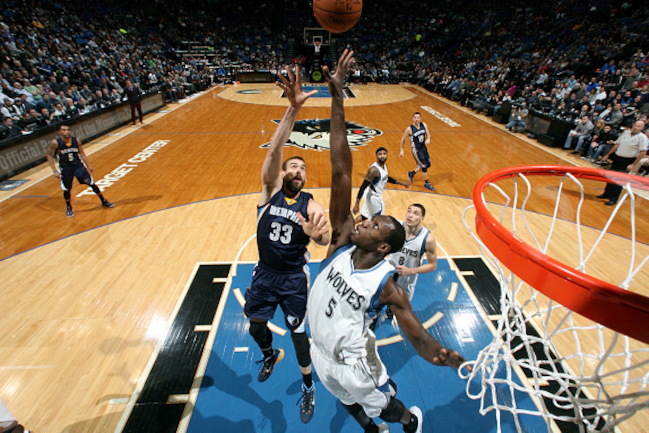 MINNEAPOLIS, MN - FEBRUARY 6: Marc Gasol #33 of the Memphis Grizzlies shoots against the Minnesota Timberwolves on February 6, 2015 at Target Center in Minneapolis, Minnesota. NOTE TO USER: User expressly acknowledges and agrees that, by downloading and o