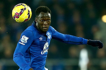 LIVERPOOL, ENGLAND - FEBRUARY 07:  Romelu Lukaku of Everton in action during the Barclays Premier League match between Everton and Liverpool at Goodison Park on February 7, 2015 in Liverpool, England.  (Photo by Richard Heathcote/Getty Images)