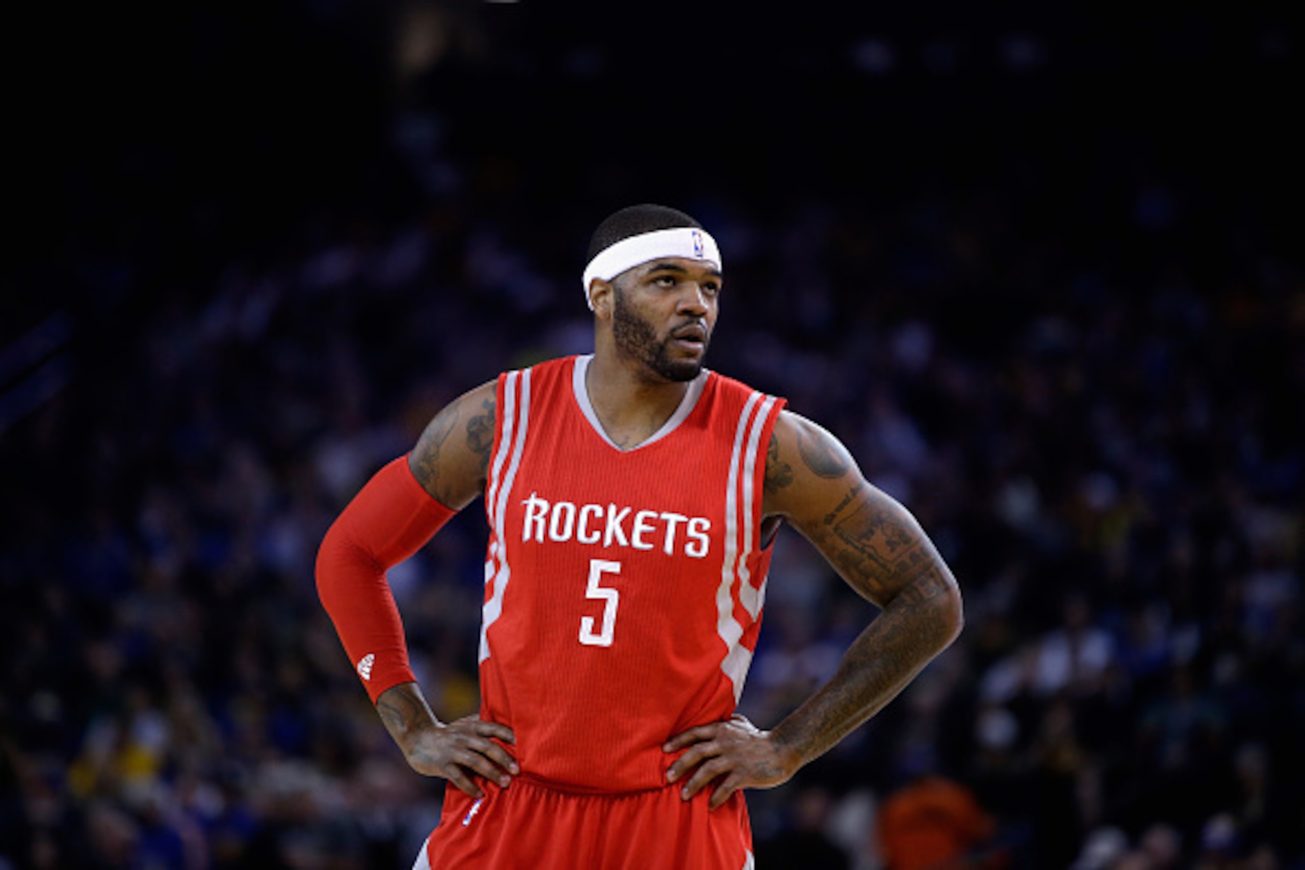 OAKLAND, CA - JANUARY 21: Josh Smith #5 of the Houston Rockets stands on the court during their game against the Golden State Warriors at ORACLE Arena on January 21, 2015 in Oakland, California. NOTE TO USER: User expressly acknowledges and agrees that, OAKLAND, CA - JANUARY 21: Josh Smith #5 of the Houston Rockets stands on the court during their game against the Golden State Warriors at ORACLE Arena on January 21, 2015 in Oakland, California. NOTE TO USER: User expressly acknowledges and agrees that,