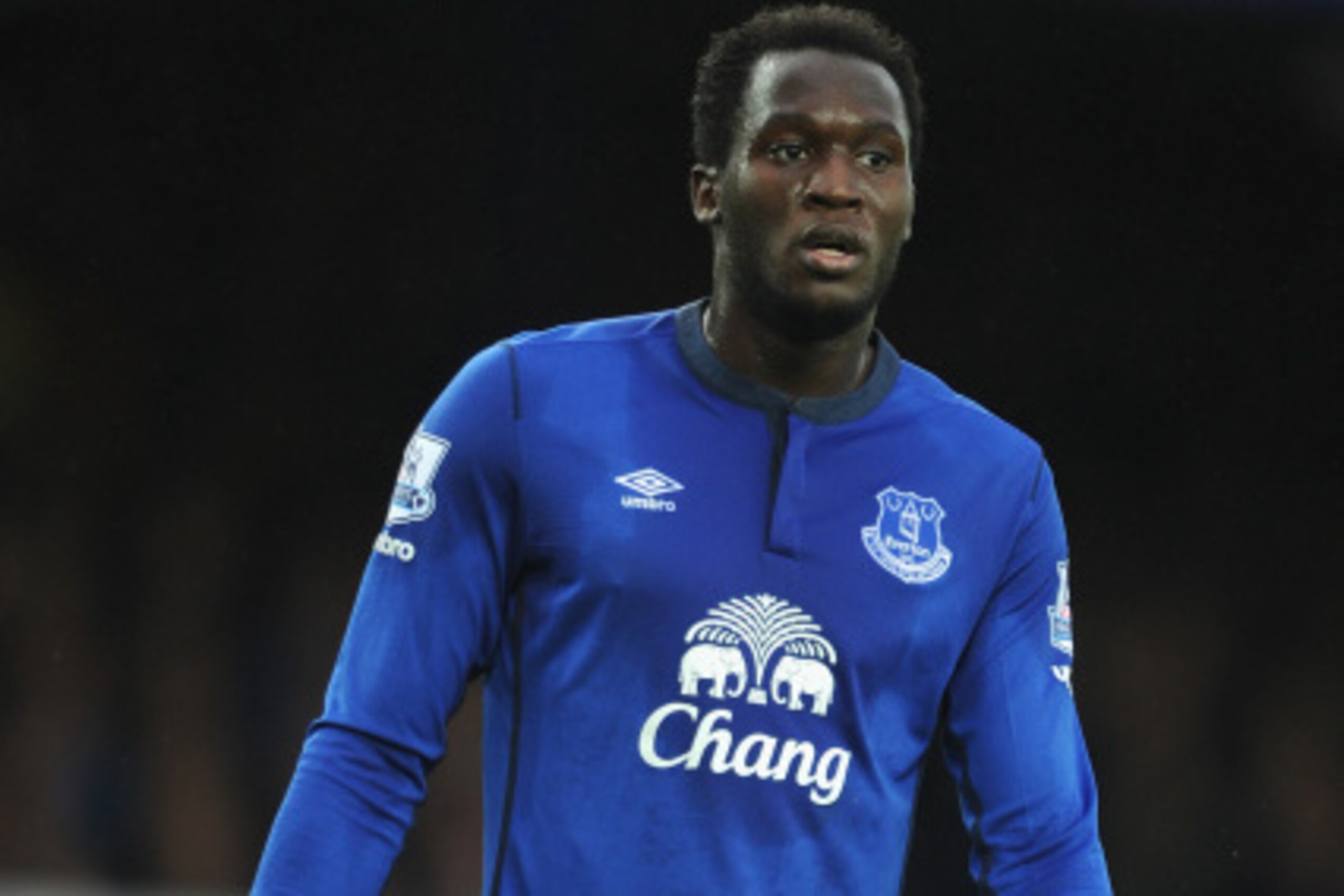 LIVERPOOL, ENGLAND - AUGUST 30: Romelu Lukaku of Everton looks on during the Barclays Premier League match between Everton and Chelsea at Goodison Park on August 30, 2014 in Liverpool, England.  (Photo by Chris Brunskill/Getty Images)