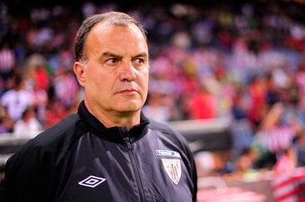 MADRID, SPAIN - AUGUST 27:  Head coach Marcelo Bielsa of Athletic Club before the La Liga match between Club Atletico de Madrid and Athletic Club, at Vicente Calderon Stadium on August 27, 2012 in Madrid, Spain.  (Photo by Gonzalo Arroyo Moreno/Getty Imag