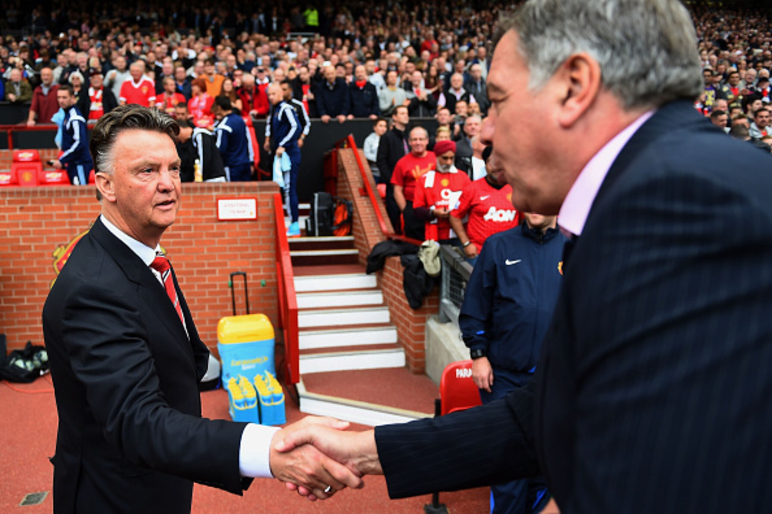 MANCHESTER, ENGLAND - SEPTEMBER 27: (L-R) Louis van Gaal the manager of Manchester United and Sam Allardyce the West Ham manager shake hands during the Barclays Premier League match between Manchester United and West Ham United at Old Trafford on Septemb MANCHESTER, ENGLAND - SEPTEMBER 27: (L-R) Louis van Gaal the manager of Manchester United and Sam Allardyce the West Ham manager shake hands during the Barclays Premier League match between Manchester United and West Ham United at Old Trafford on Septemb