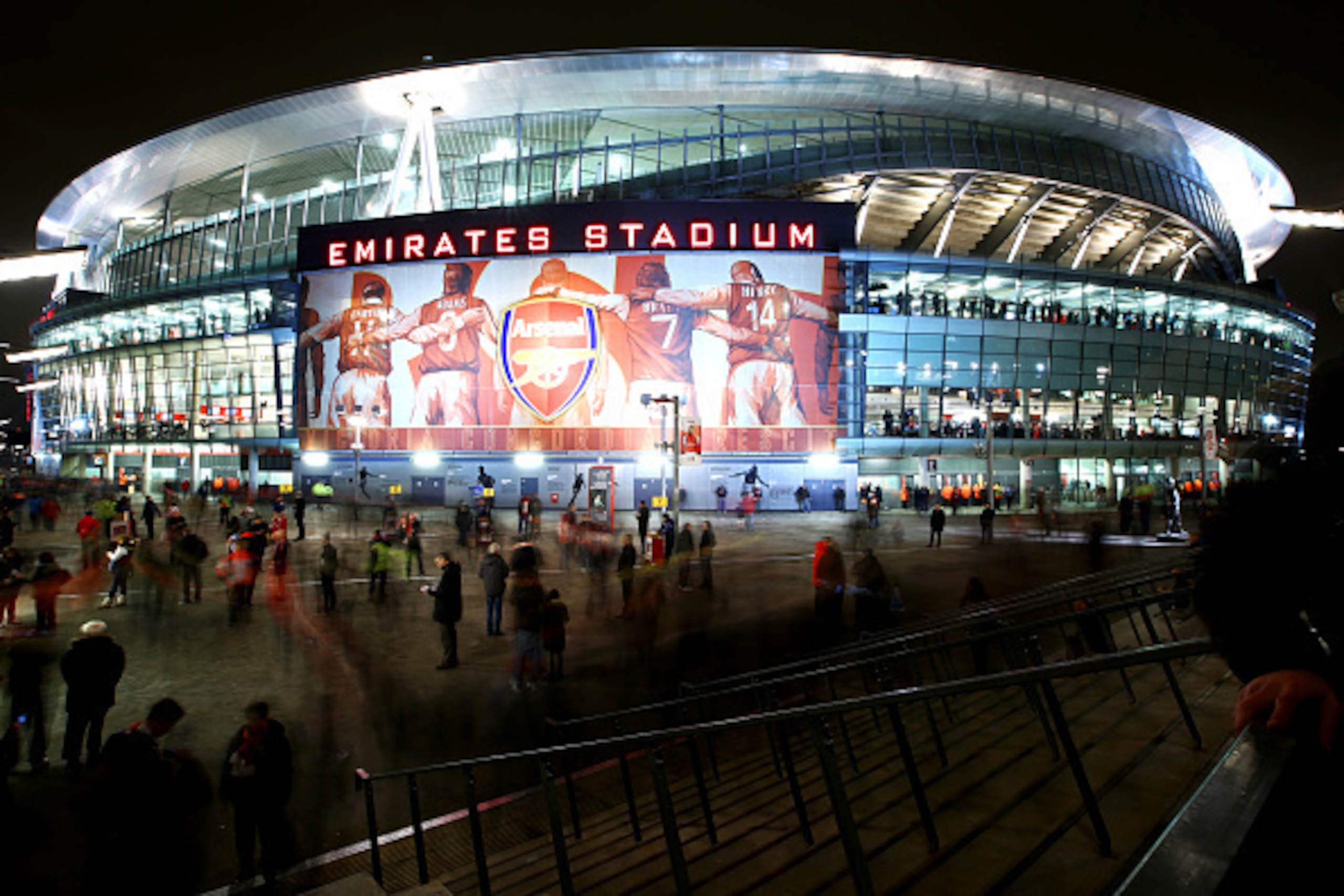 LONDON, ENGLAND - FEBRUARY 10:  Fans arrive at the stadium for the Barclays Premier League match between Arsenal and Leicester City at Emirates Stadium on February 10, 2015 in London, England.  (Photo by Richard Heathcote/Getty Images)