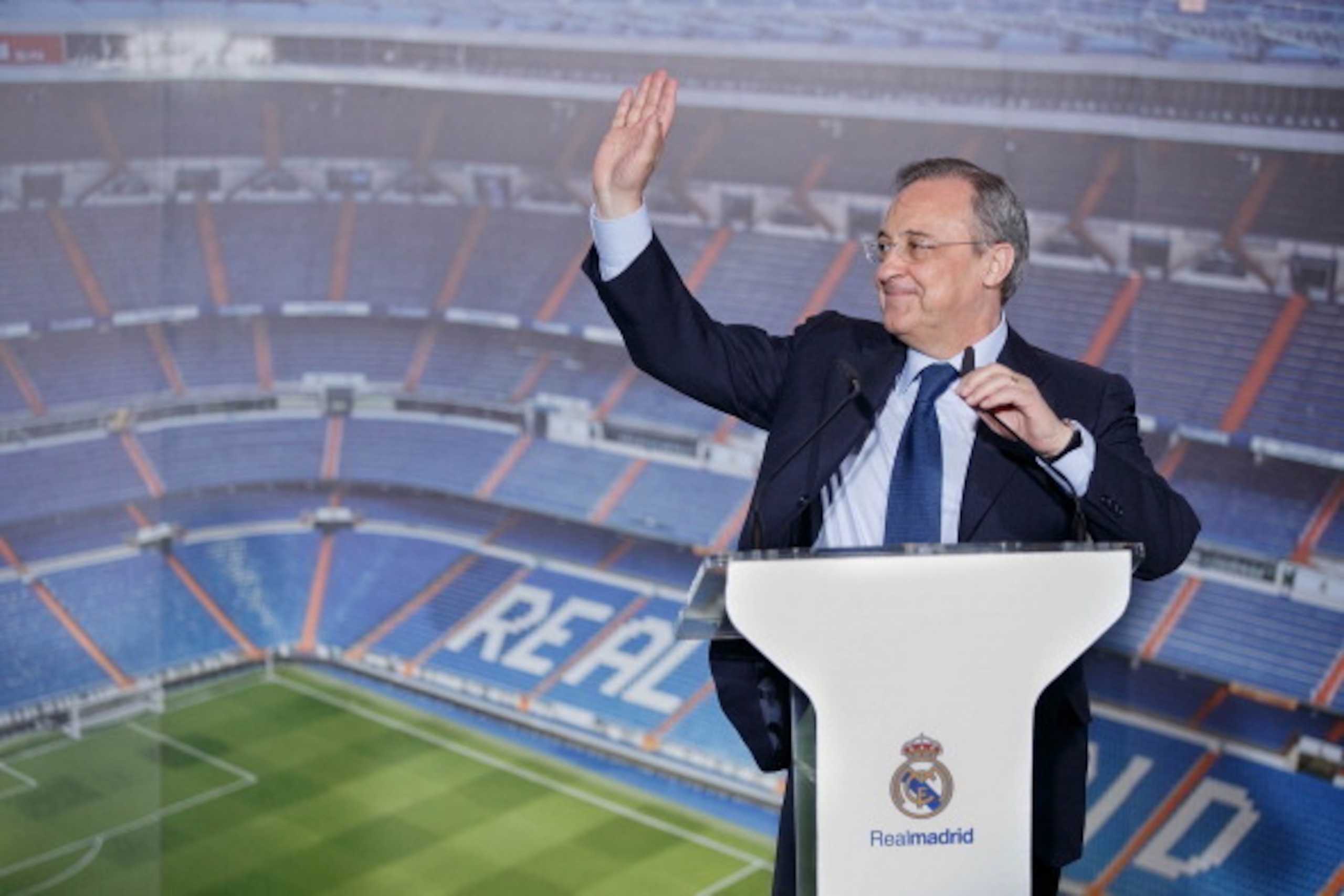 MADRID, SPAIN - JULY 13:  President Florentino Perez greets the audience during Asier Illarramendi presentation as a new Real Madrid player at Estadio Bernabeu on July 13, 2013 in Madrid, Spain.  (Photo by Gonzalo Arroyo Moreno/Getty Images)
