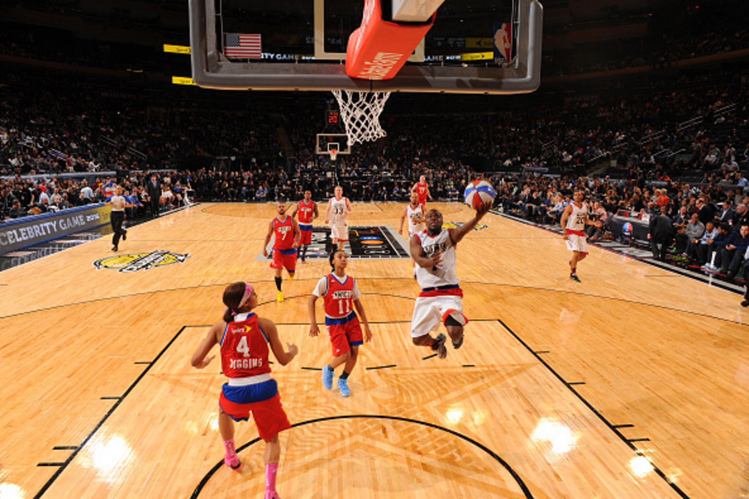 NEW YORK, NY - FEBRUARY 13: Kevin Hart shoots during the Sprint NBA All-Star Celebrity Game as part of 2015 All-Star Weekend at Madison Square Garden on February 13, 2015 in New York, New York. NOTE TO USER: User expressly acknowledges and agrees that, by