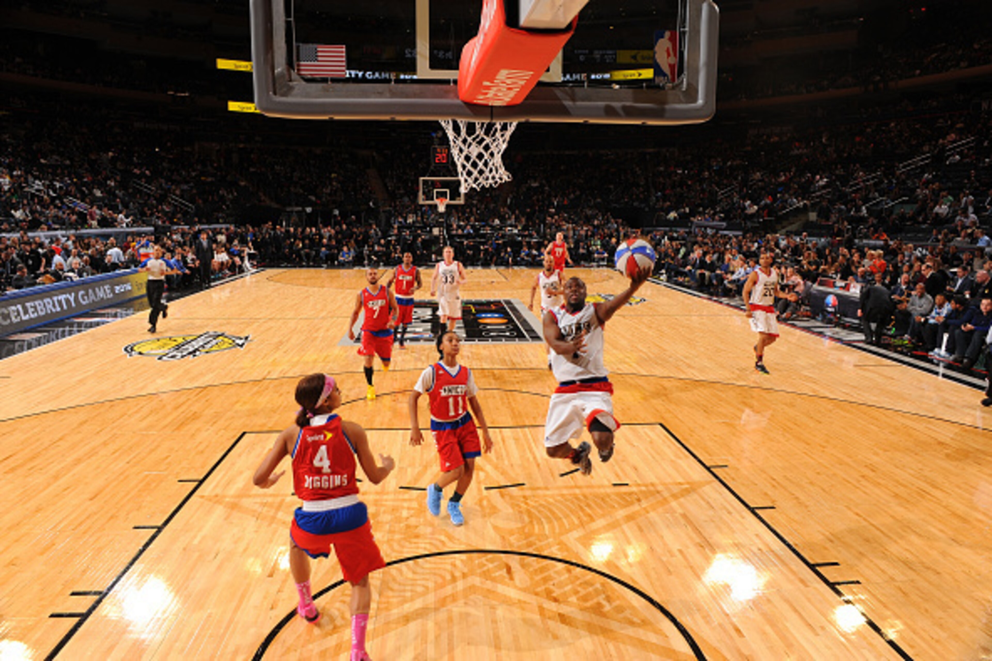NEW YORK, NY - FEBRUARY 13: Kevin Hart shoots during the Sprint NBA All-Star Celebrity Game as part of 2015 All-Star Weekend at Madison Square Garden on February 13, 2015 in New York, New York. NOTE TO USER: User expressly acknowledges and agrees that, by