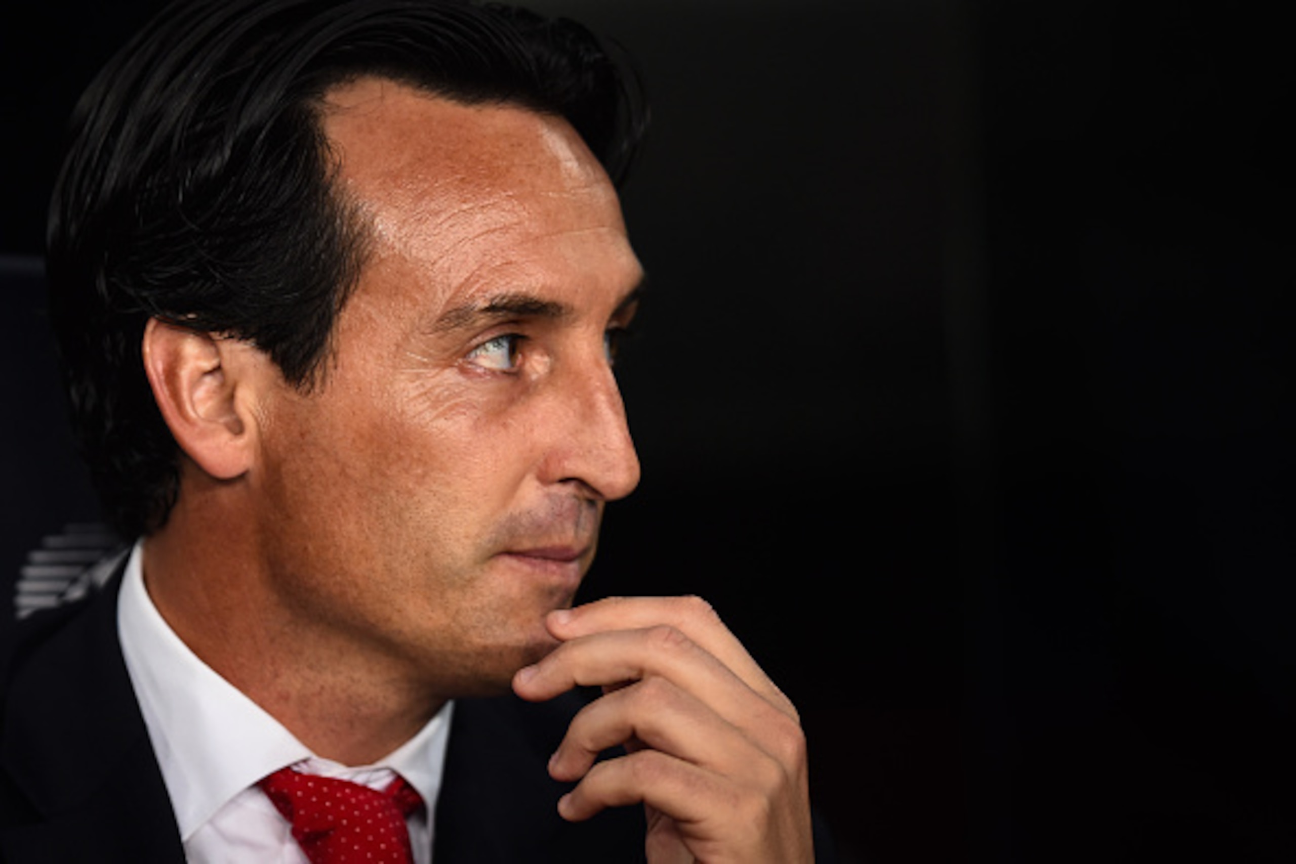 BARCELONA, SPAIN - NOVEMBER 22:  Head coach Unai Emery of Sevilla FC looks on prior to the La Liga match between FC Barcelona and Sevilla FC at Camp Nou on November 22, 2014 in Barcelona, Spain. Lionel Messi beat the  number of goal in the Spanish La Liga
