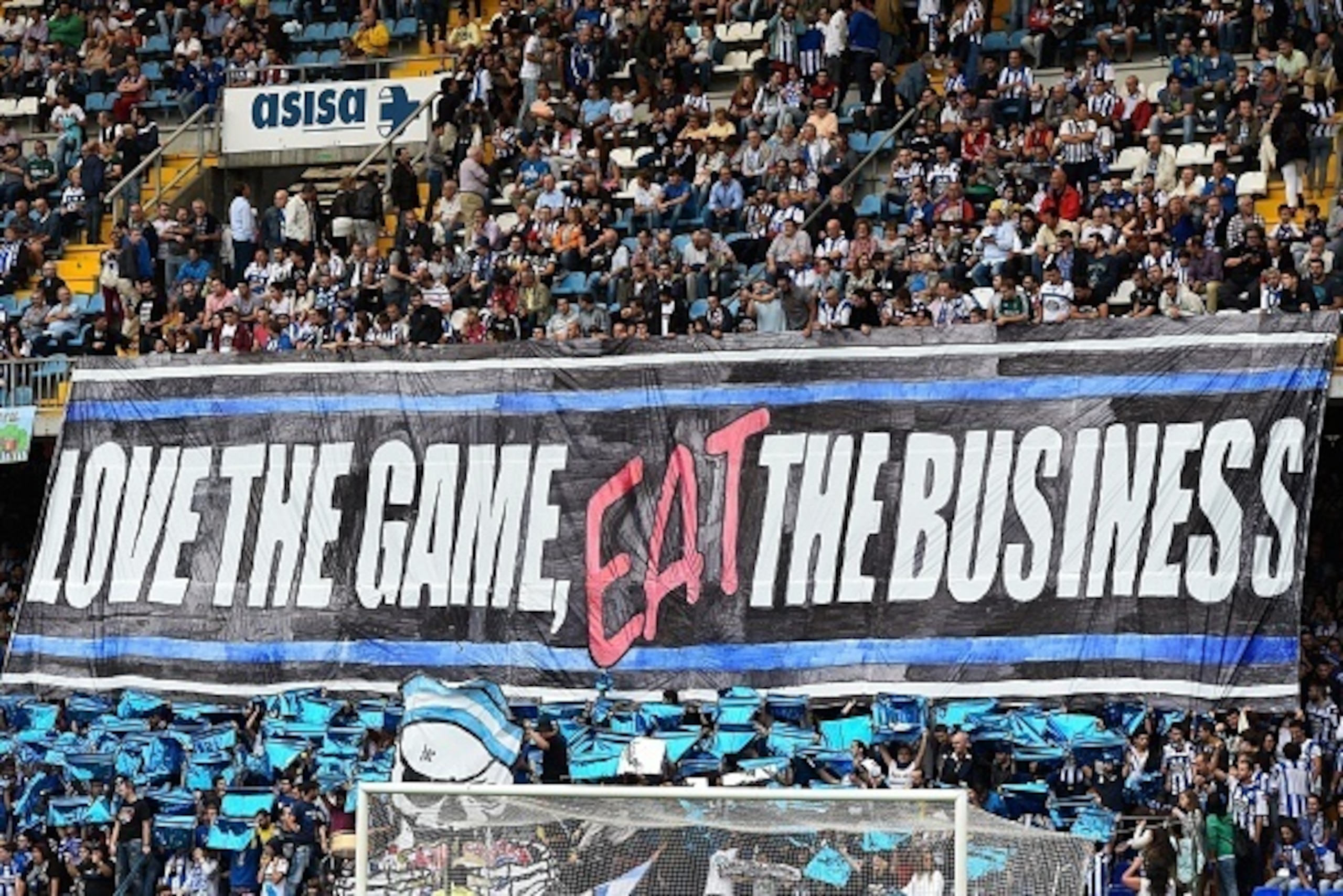 LA CORUNA, SPAIN - SEPTEMBER 20:  RC Deportivo La Coruna supporters cheer on their team during the La Liga match between RC Deportivo La Coruna and Real Madrid CF at Riazor Stadium on September 20, 2014 in La Coruna, Spain.  (Photo by David Ramos/Getty Im