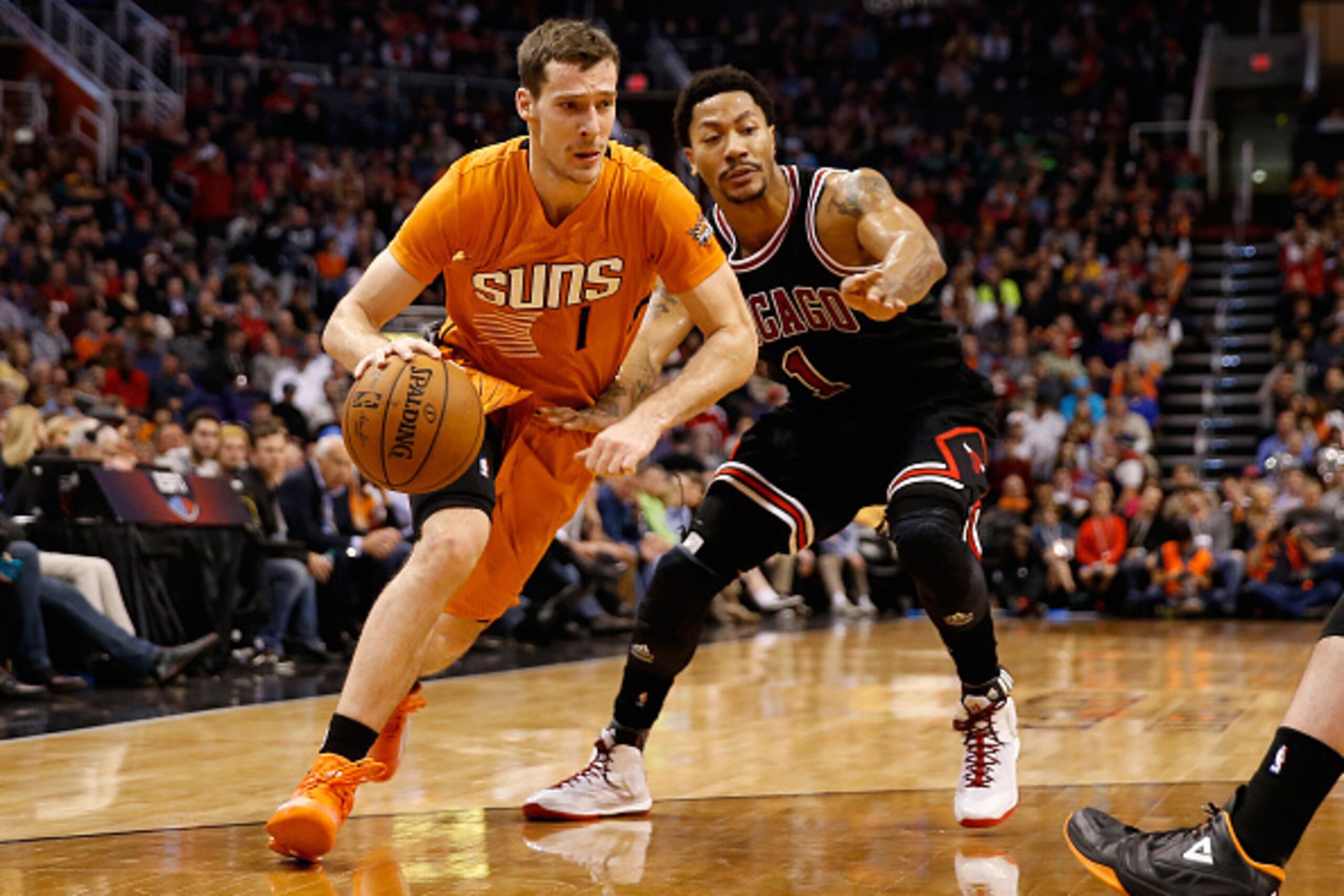 PHOENIX, AZ - JANUARY 30:  Goran Dragic #1 of the Phoenix Suns drives the ball during the NBA game against the Chicago Bulls at US Airways Center on January 30, 2015 in Phoenix, Arizona. The Suns defeated the Bulls 99-93.  NOTE TO USER: User expressly ack