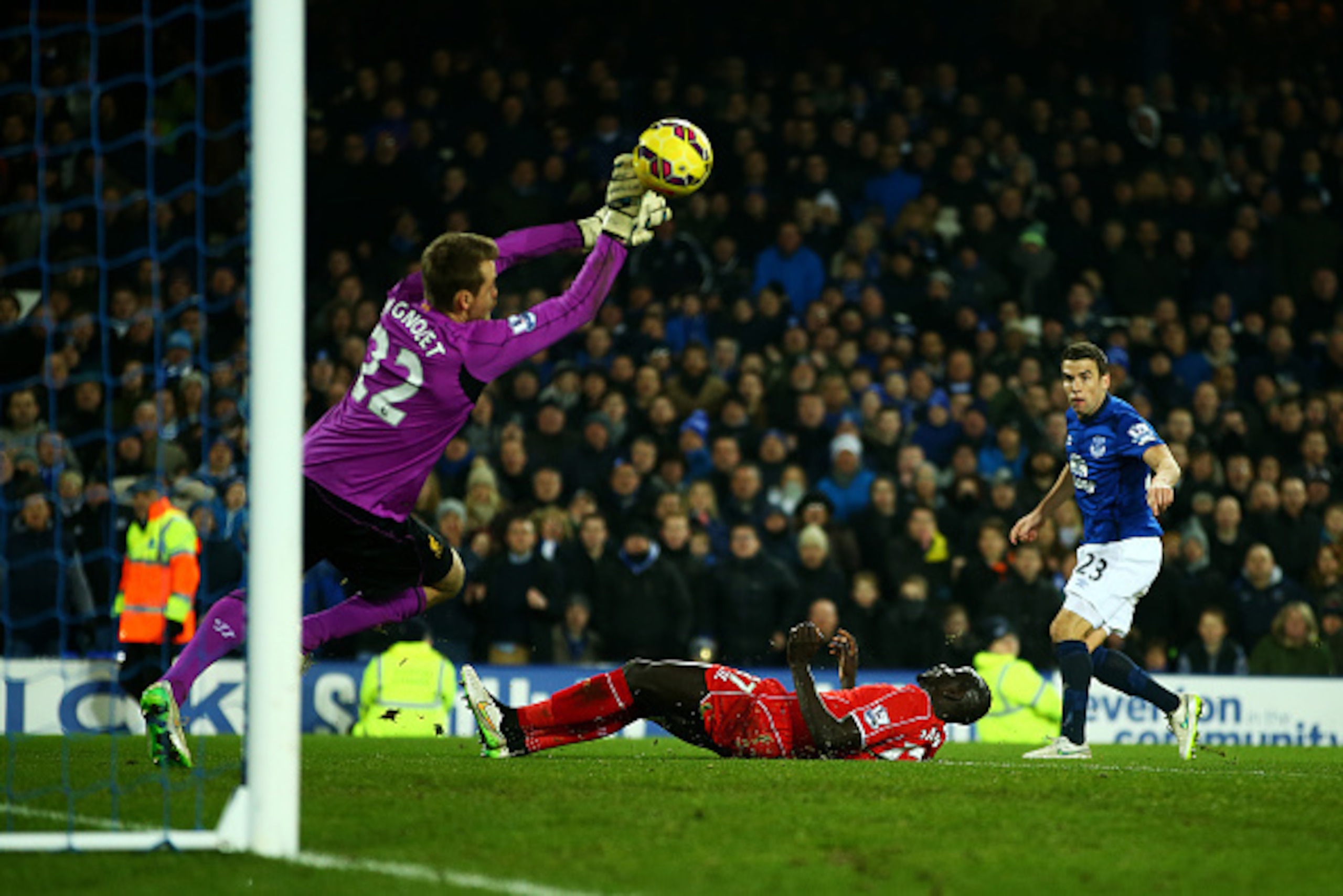 LIVERPOOL, ENGLAND - FEBRUARY 07:  Simon Mignolet of Liverpool makes a save during the Barclays Premier League match between Everton and Liverpool at Goodison Park on February 7, 2015 in Liverpool, England.  (Photo by Richard Heathcote/Getty Images)