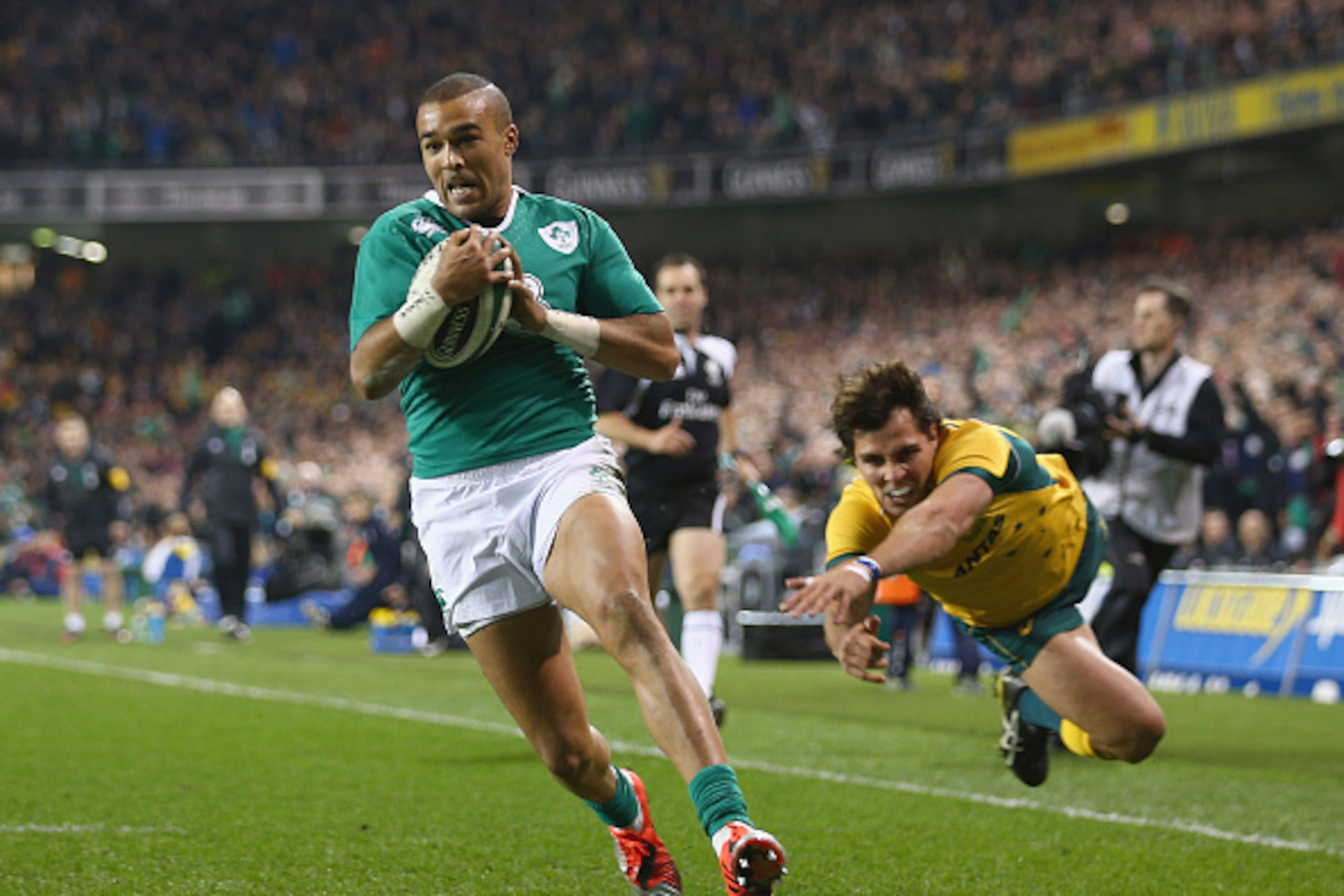 DUBLIN, IRELAND - NOVEMBER 22:  Simon Zebo of Ireland scores the first try during the international friendly match between Ireland and Australia at Aviva Stadium on November 22, 2014 in Dublin, Ireland.  (Photo by Ian Walton/Getty Images)