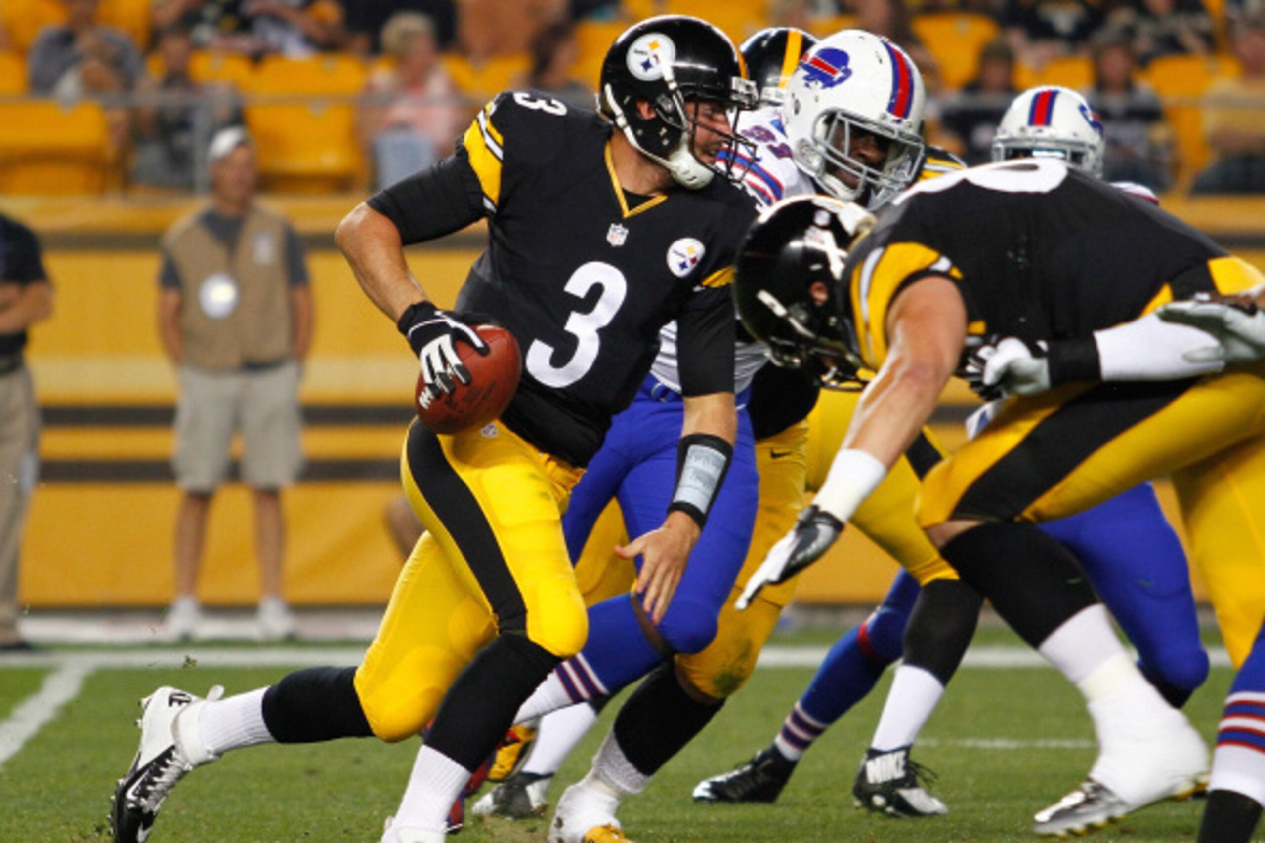 PITTSBURGH, PA - AUGUST 16:  Landry Jones #3 of the Pittsburgh Steelers carries the ball during the third quarter against the Buffalo Bills at Heinz Field on August 16, 2014 in Pittsburgh, Pennsylvania.  (Photo by Justin K. Aller/Getty Images)