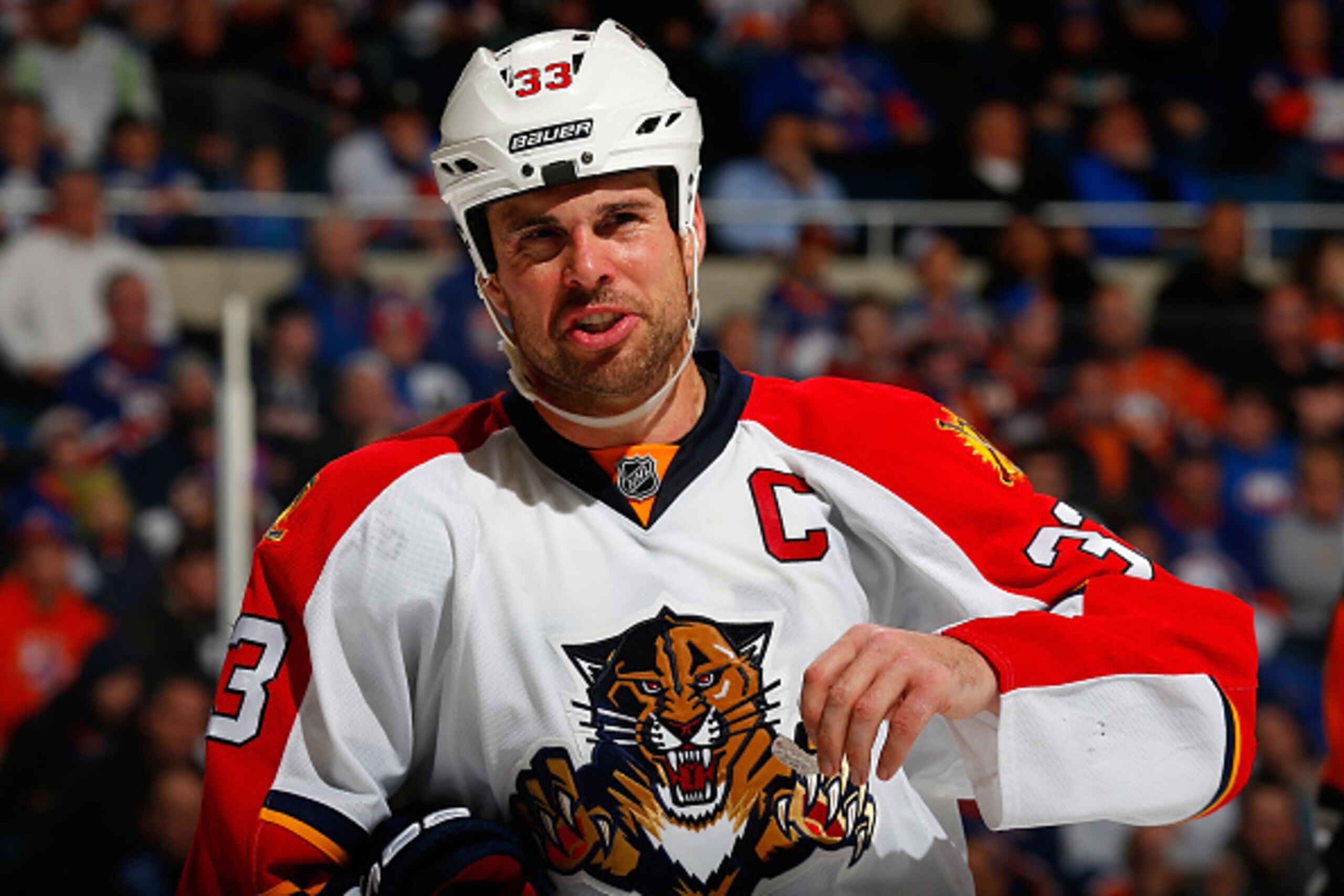 UNIONDALE, NY - FEBRUARY 03: Willie Mitchell #33 of the Florida Panthers skates against the New York Islanders at Nassau Veterans Memorial Coliseum on February 3, 2015 in Uniondale, New York. The Florida Panthers defeated the New York Islanders 4-2. (Ph UNIONDALE, NY - FEBRUARY 03: Willie Mitchell #33 of the Florida Panthers skates against the New York Islanders at Nassau Veterans Memorial Coliseum on February 3, 2015 in Uniondale, New York. The Florida Panthers defeated the New York Islanders 4-2. (Ph