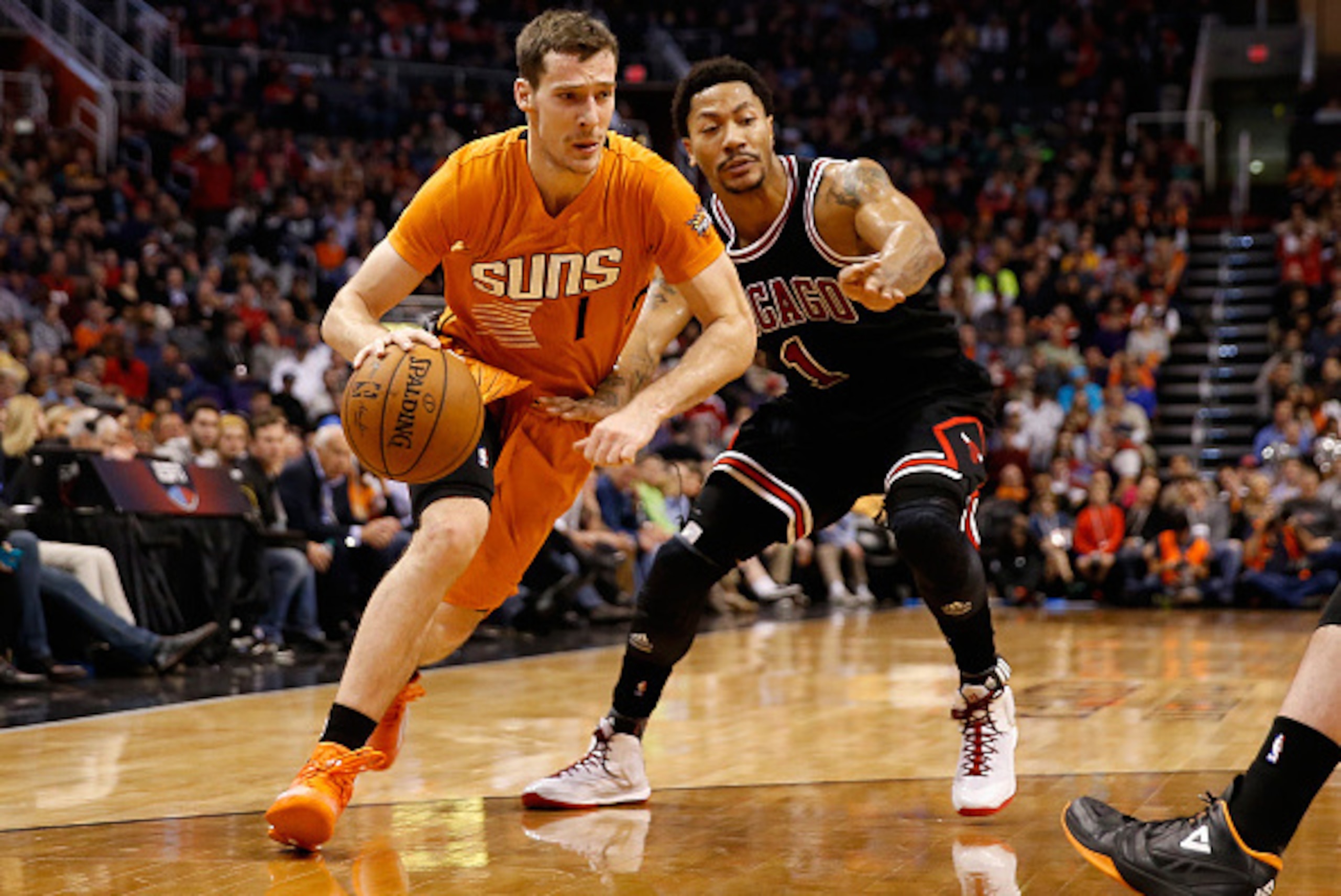 PHOENIX, AZ - JANUARY 30:  Goran Dragic #1 of the Phoenix Suns drives the ball during the NBA game against the Chicago Bulls at US Airways Center on January 30, 2015 in Phoenix, Arizona. The Suns defeated the Bulls 99-93.  NOTE TO USER: User expressly ack