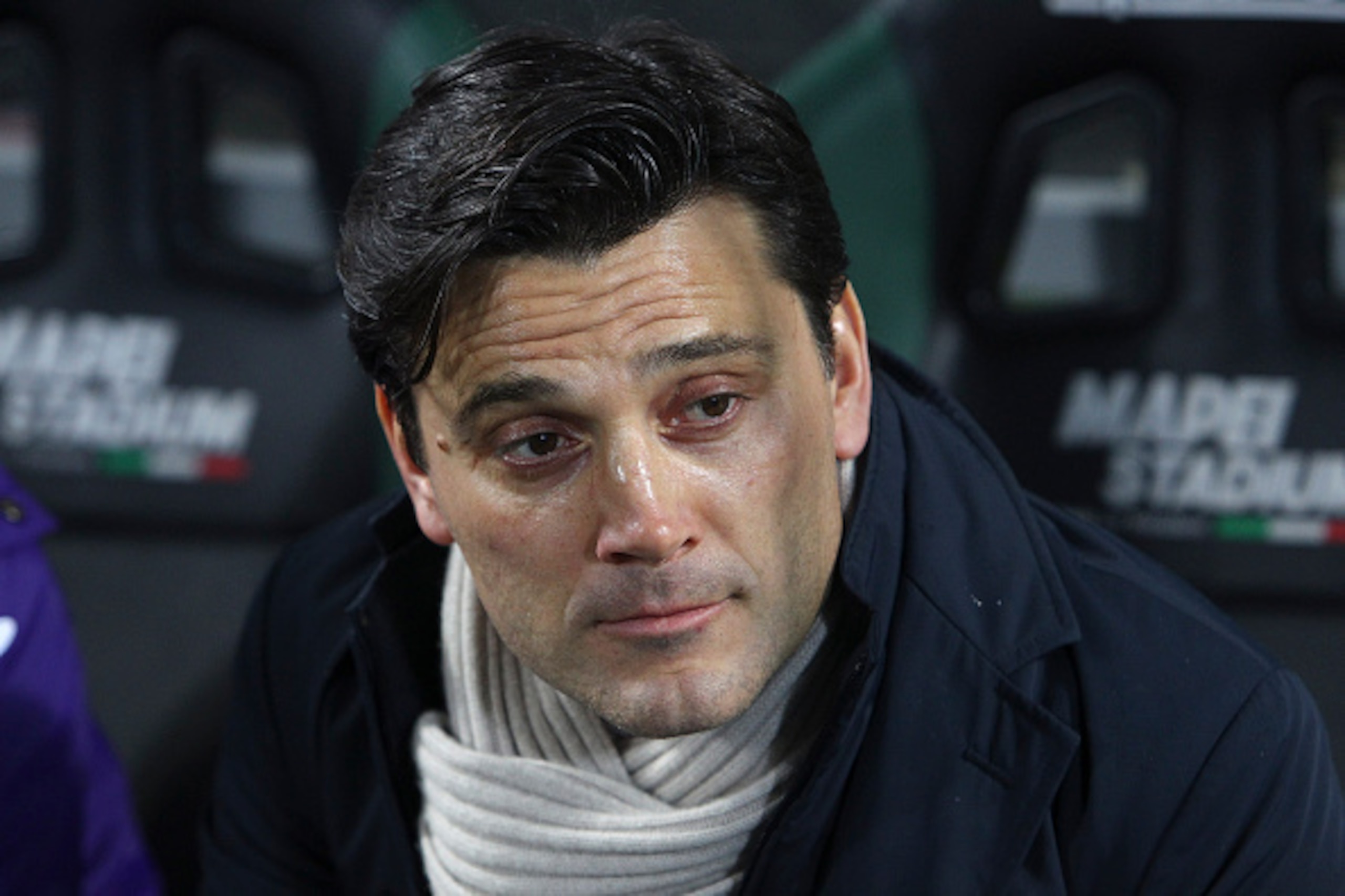 REGGIO NELL'EMILIA, ITALY - FEBRUARY 14:  ACF Fiorentina coach Vincenzo Montella looks on before the Serie A match between US Sassuolo Calcio and ACF Fiorentina on February 14, 2015 in Reggio nell'Emilia, Italy.  (Photo by Marco Luzzani/Getty Images)