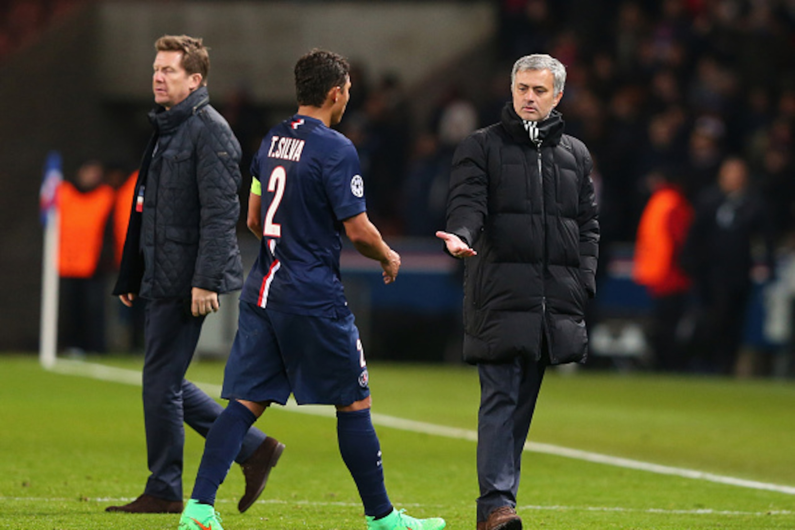 PARIS, FRANCE - FEBRUARY 17:  Jose Mourinho manager of Chelsea shakes hands with Thiago Silva of Paris Saint-Germain after the UEFA Champions League Round of 16 match between Paris Saint-Germain and Chelsea at Parc des Princes on February 17, 2015 in Pari