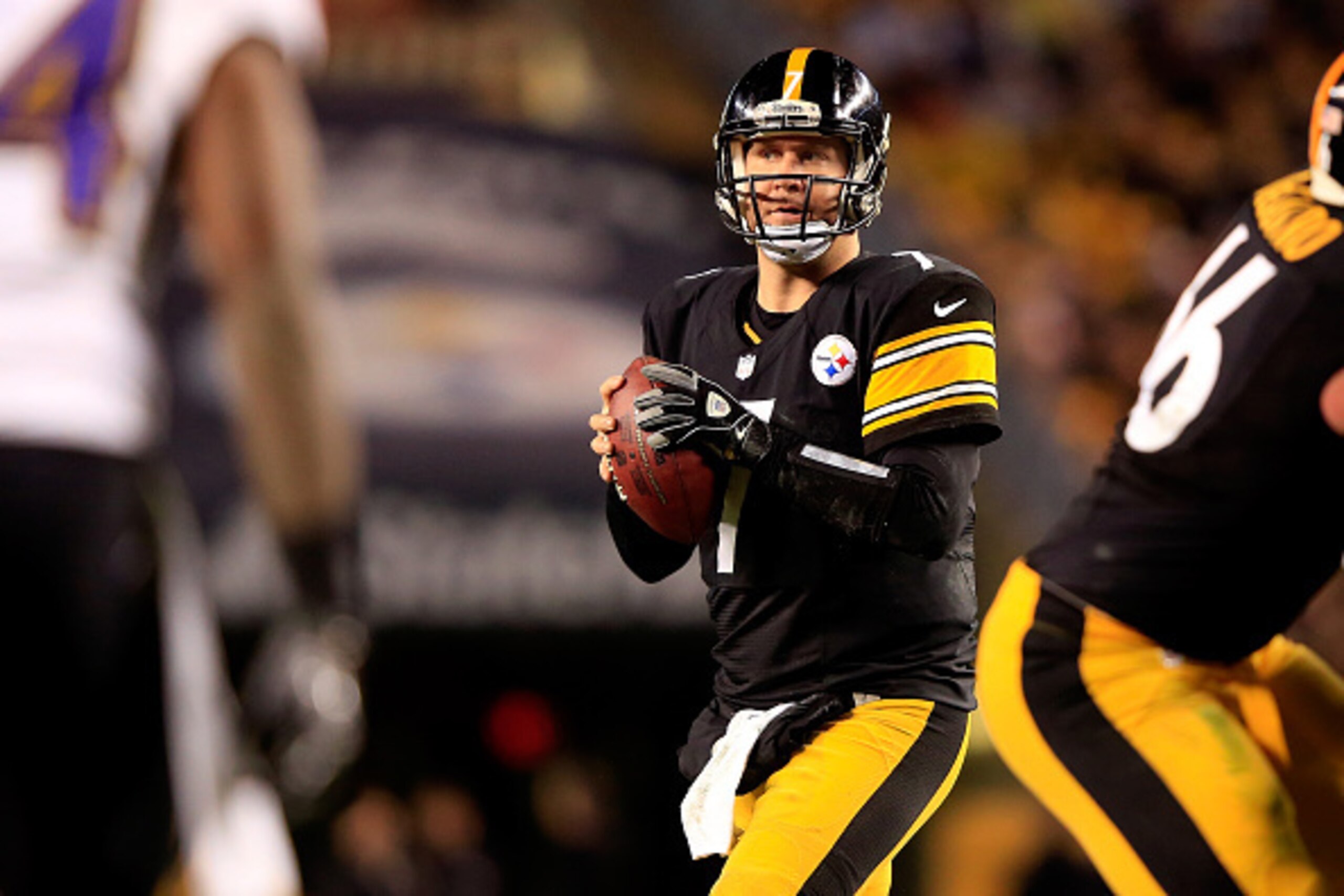 PITTSBURGH, PA - JANUARY 03: Ben Roethlisberger #7 of the Pittsburgh Steelers looks to pass against the Baltimore Ravens during their AFC Wild Card game at Heinz Field on January 3, 2015 in Pittsburgh, Pennsylvania. (Photo by Jamie Squire/Getty Images) PITTSBURGH, PA - JANUARY 03: Ben Roethlisberger #7 of the Pittsburgh Steelers looks to pass against the Baltimore Ravens during their AFC Wild Card game at Heinz Field on January 3, 2015 in Pittsburgh, Pennsylvania. (Photo by Jamie Squire/Getty Images)