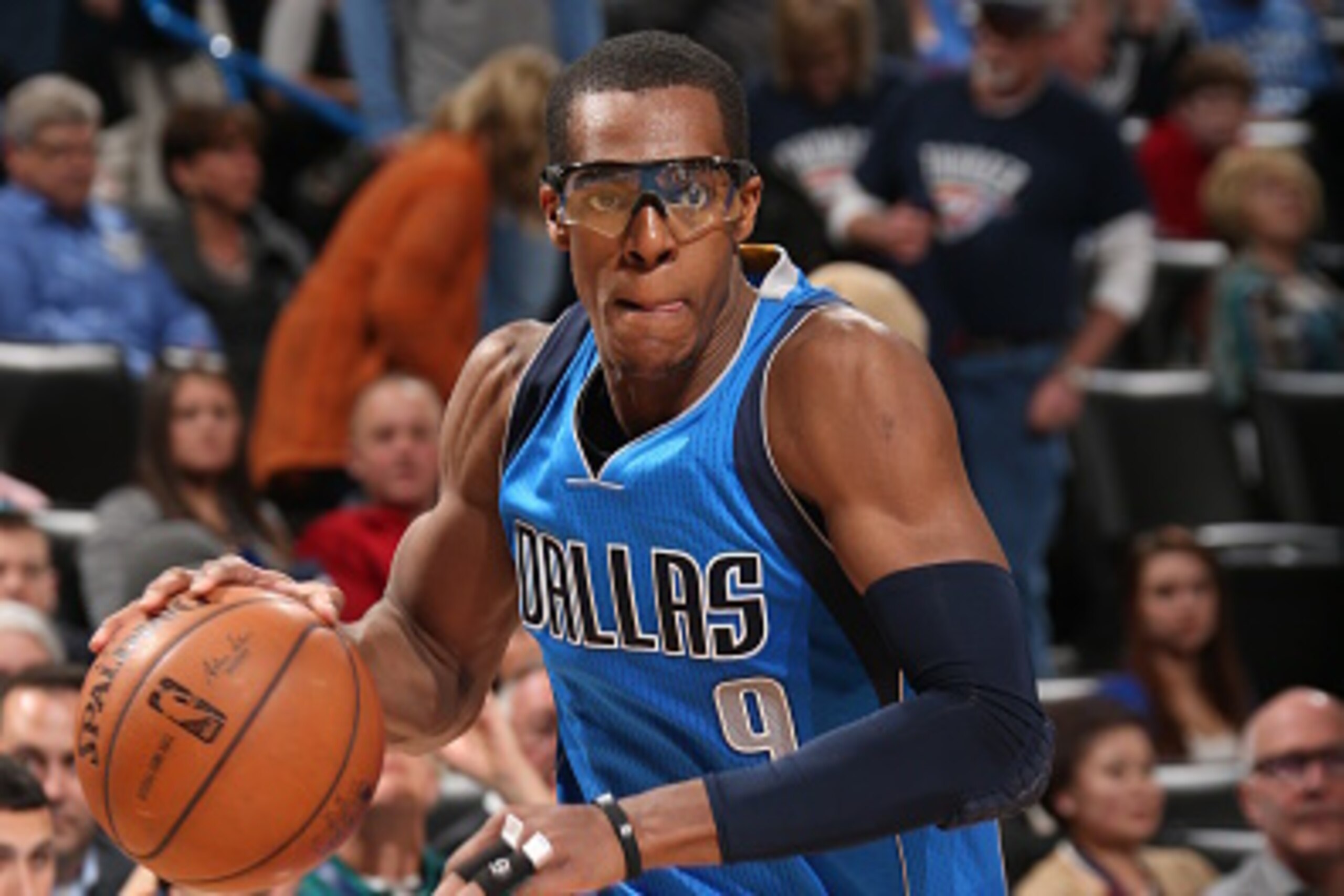 OKLAHOMA CITY, OK - FEBRUARY 19:  Rajon Rondo #9 of the Dallas Mavericks drives to the basket against the Oklahoma City Thunder on February 19, 2015 at the Chesapeake Energy Arena in Oklahoma City, Oklahoma. NOTE TO USER: User expressly acknowledges and a