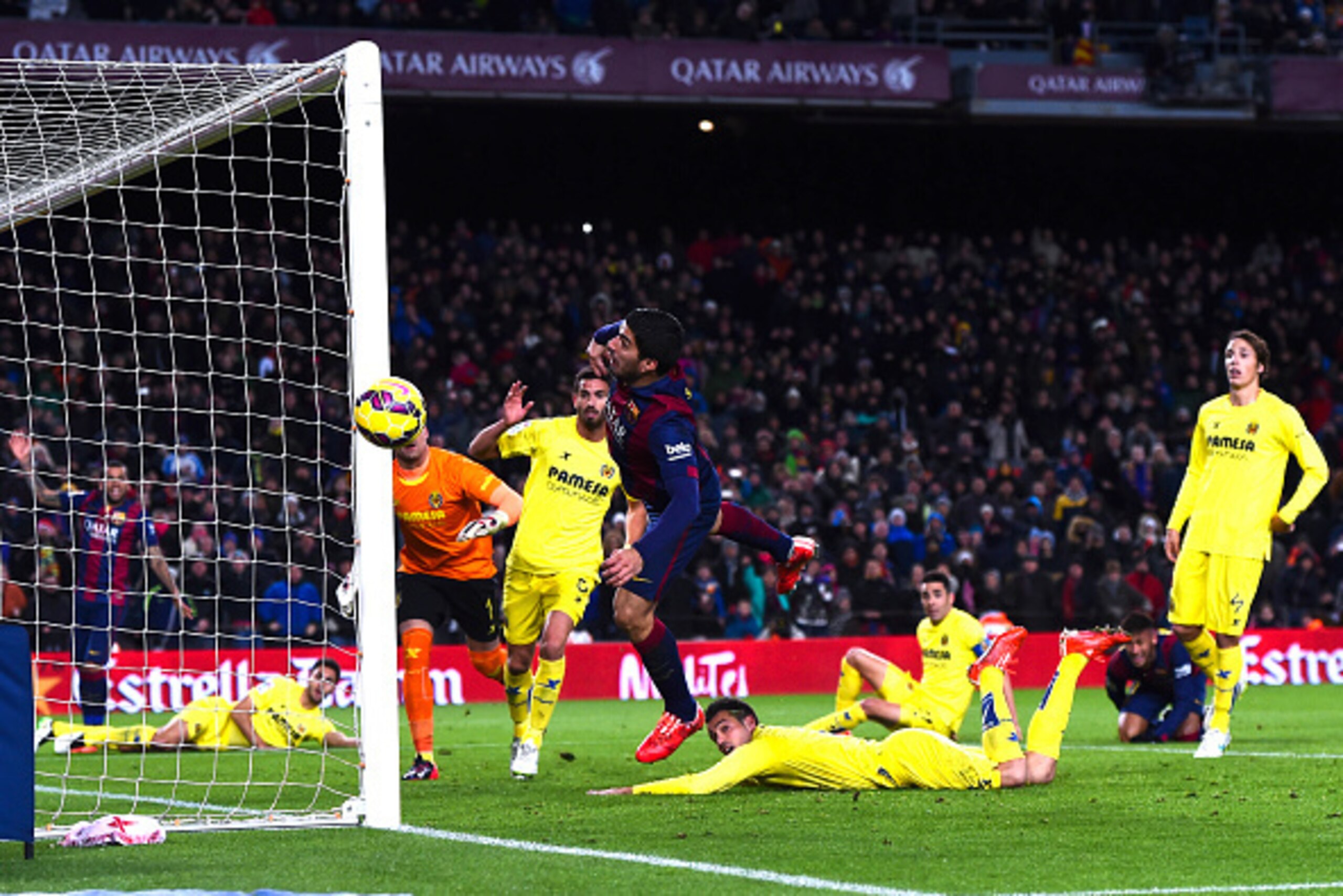 BARCELONA, SPAIN - FEBRUARY 01:  Luis Suarez of FC Barcelona misses a chance to score during the La Liga match between FC Barcelona and Villarreal CF at Camp Nou on February 1, 2015 in Barcelona, Spain.  (Photo by David Ramos/Getty Images)