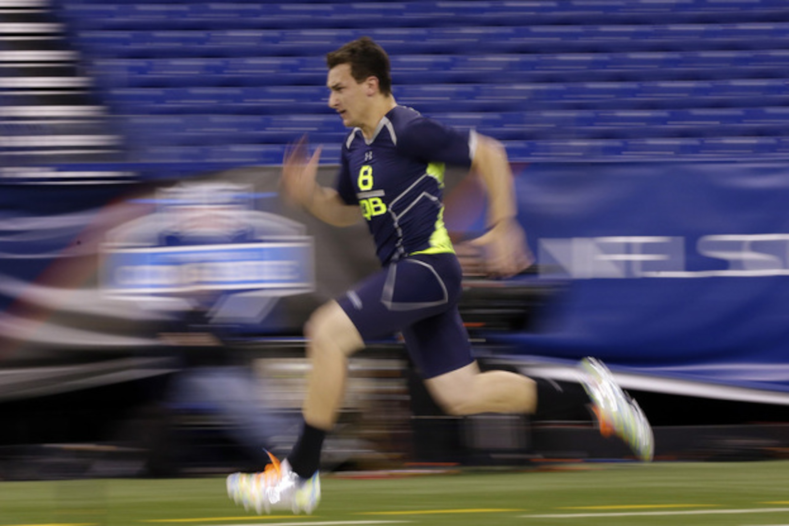 Johnny Manziel running the 40-yard dash in 2014.