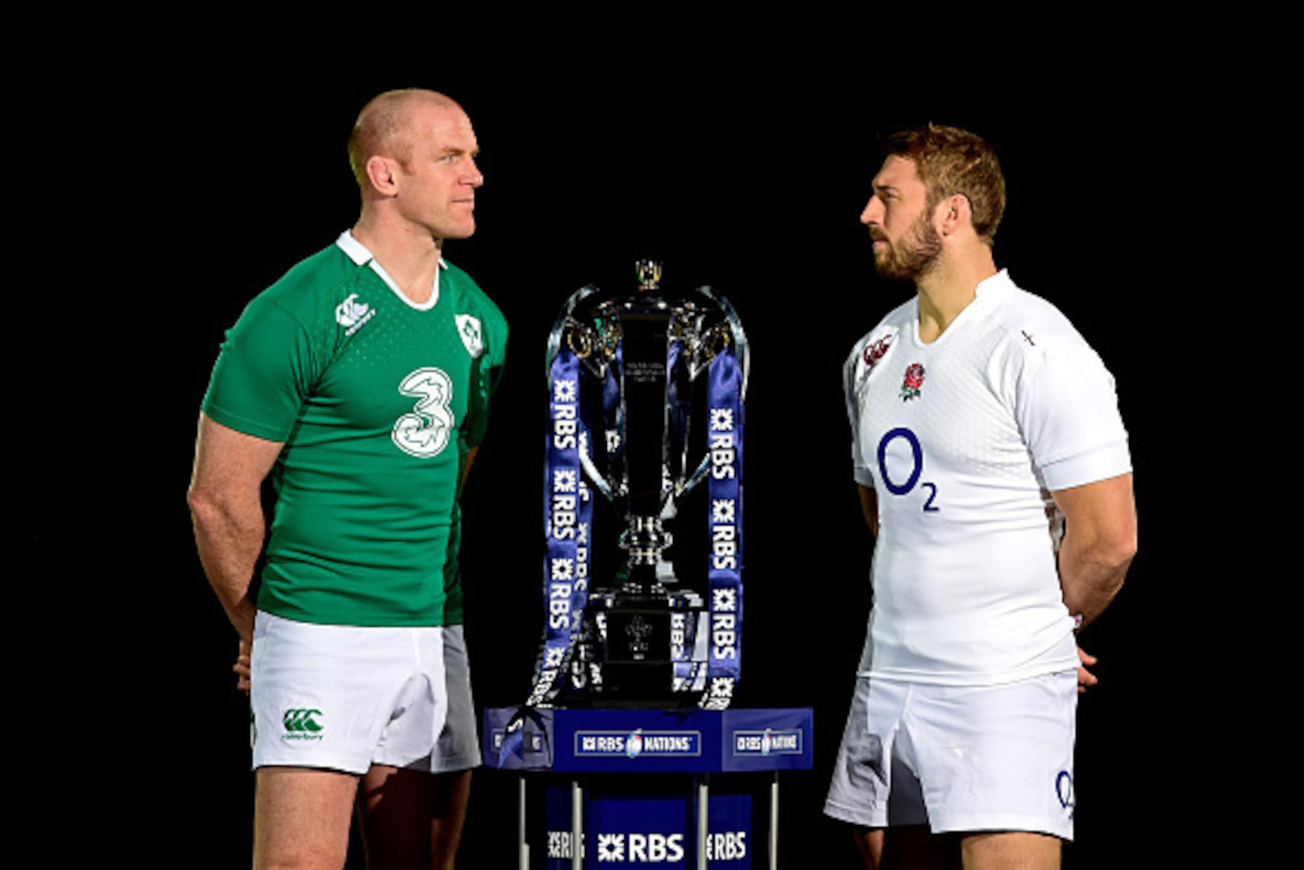 LONDON, ENGLAND - JANUARY 28:  (L-R) Paul O'Connell of Ireland and Chris Robshaw of England pose with the trophy during the launch of the 2015 RBS Six Nations at the Hurlingham club on January 28, 2015 in London, England.  (Photo by Stu Forster/Getty Imag