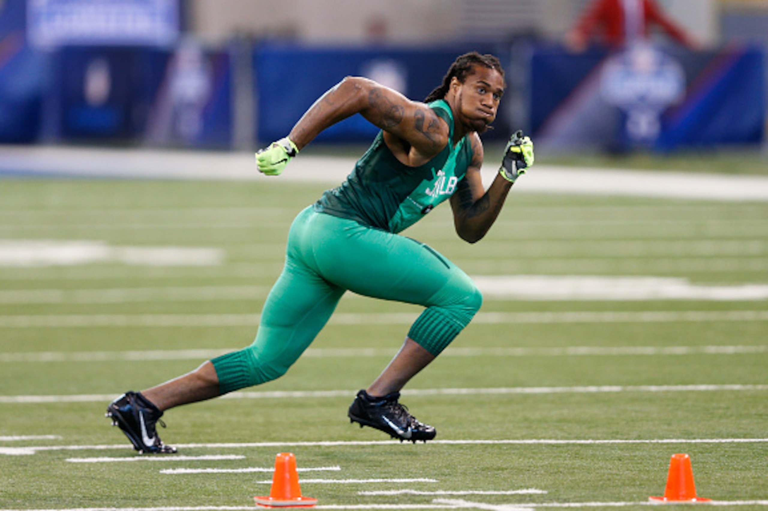 INDIANAPOLIS, IN - FEBRUARY 22: Linebacker Shaq Thompson of Washington competes during the 2015 NFL Scouting Combine at Lucas Oil Stadium on February 22, 2015 in Indianapolis, Indiana. (Photo by Joe Robbins/Getty Images) INDIANAPOLIS, IN - FEBRUARY 22: Linebacker Shaq Thompson of Washington competes during the 2015 NFL Scouting Combine at Lucas Oil Stadium on February 22, 2015 in Indianapolis, Indiana. (Photo by Joe Robbins/Getty Images)