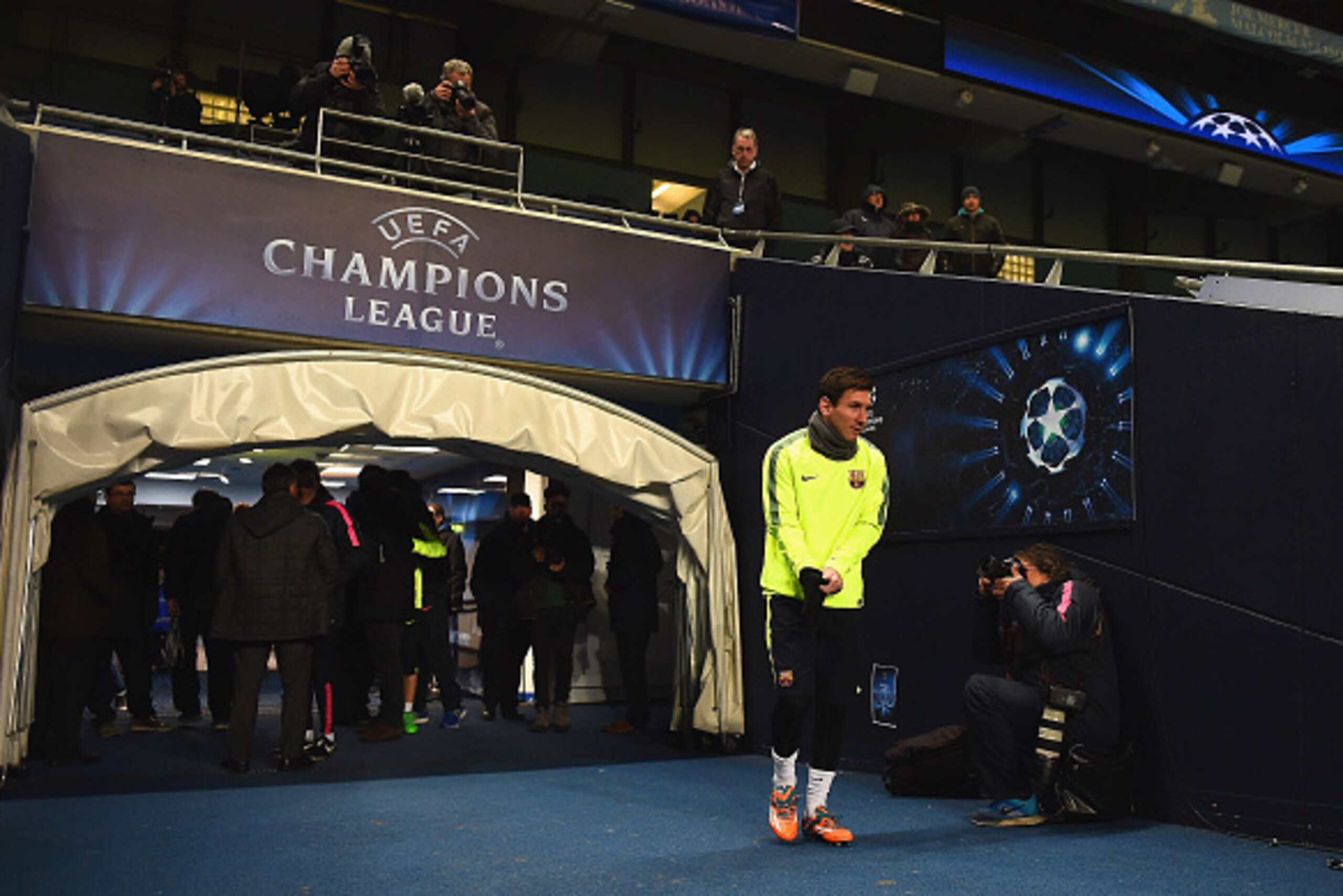 MANCHESTER, ENGLAND - FEBRUARY 23:  Lionel Messi of Barcelona makes his way onto the pitch during a Barcelona training session ahead of the UEFA Champions League round of 16 first leg match against Manchester City at Etihad Stadium on February 23, 2015 in
