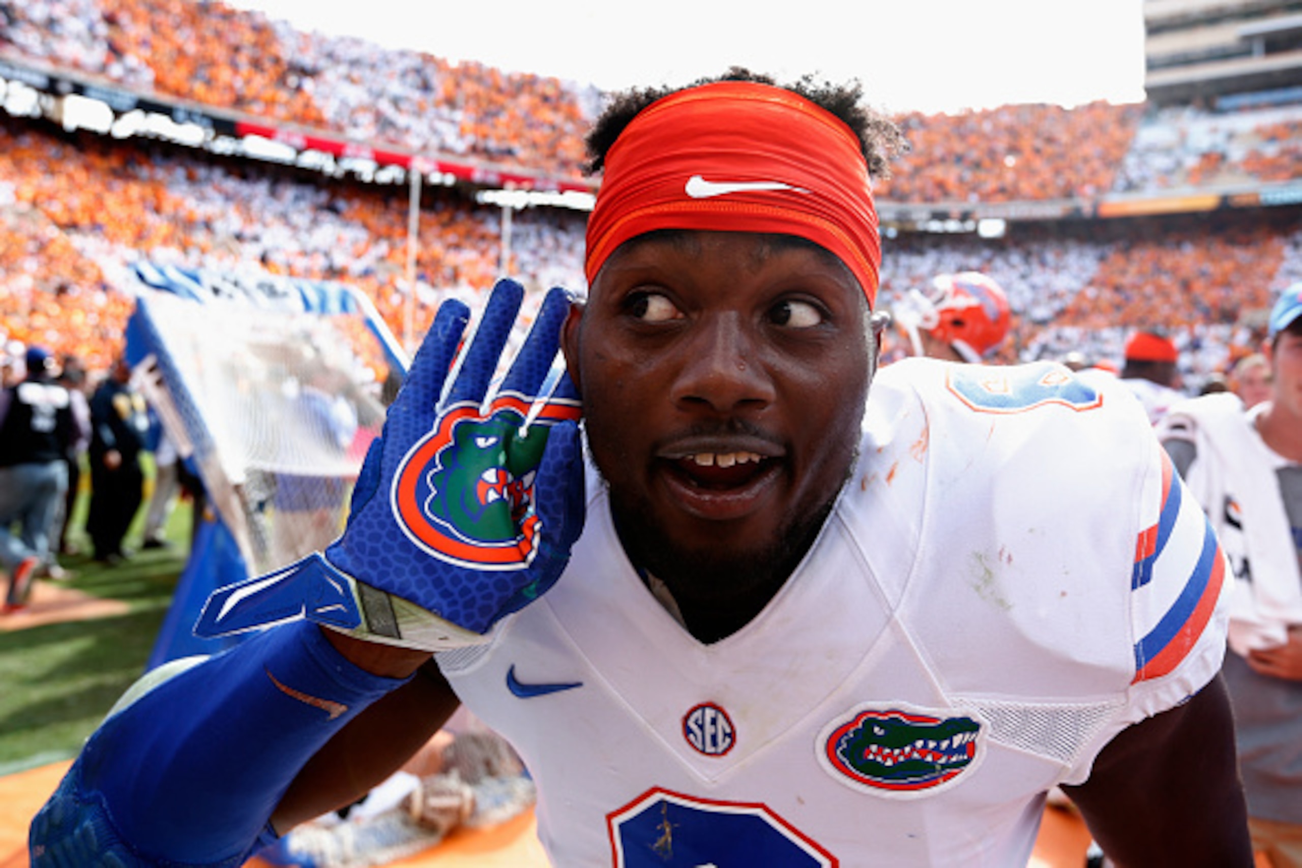 KNOXVILLE, TN - OCTOBER 4: Dante Fowler Jr. #6 of the Florida Gators gestures toward fans in the closing seconds of the game against the Tennessee Volunteers at Neyland Stadium on October 4, 2014 in Knoxville, Tennessee. Florida defeated Tennessee 10-9. (