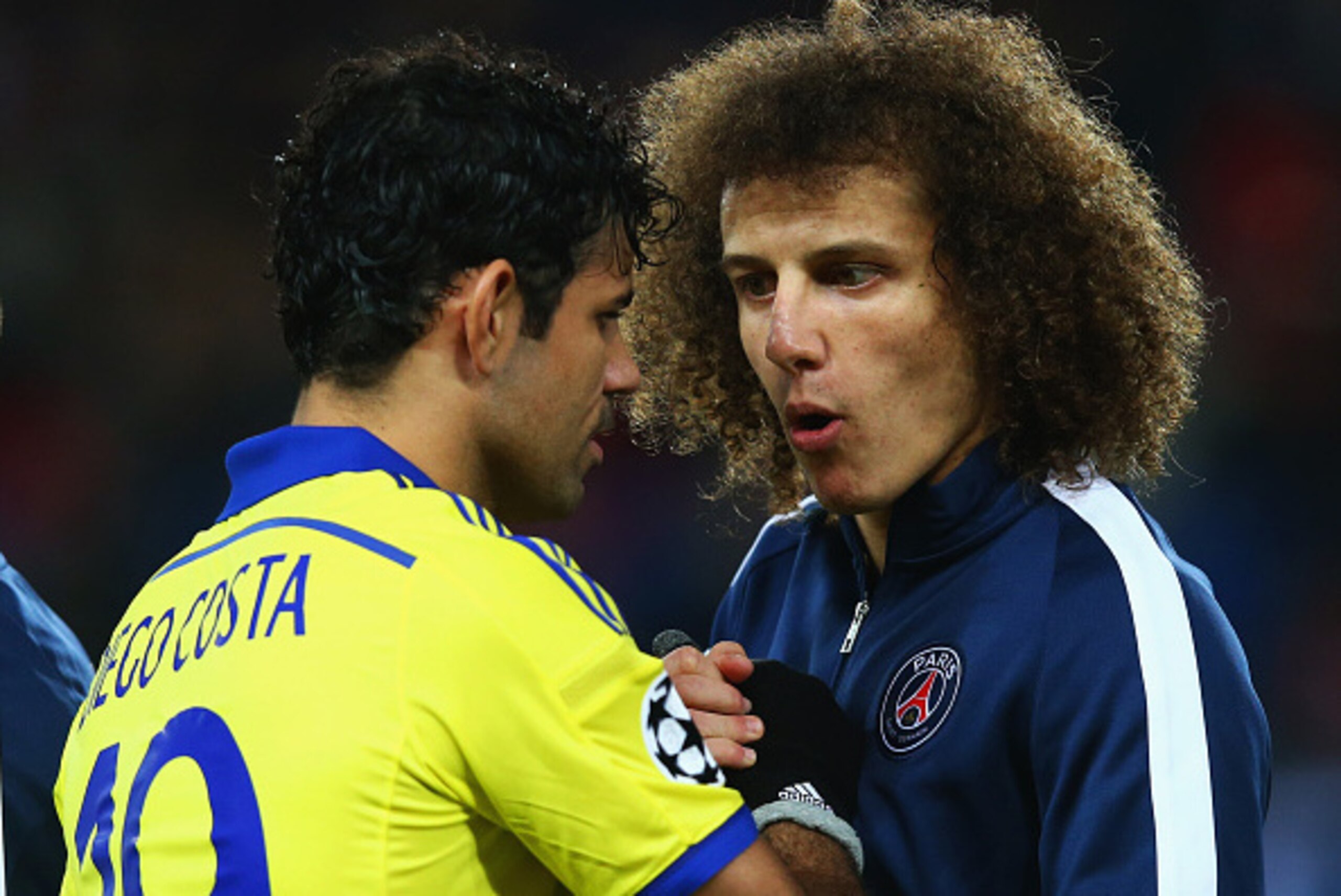 PARIS, FRANCE - FEBRUARY 17:  Diego Costa of Chelsea and David Luiz of Paris Saint-Germain shake hands prior to during the UEFA Champions League Round of 16 match between Paris Saint-Germain and Chelsea at Parc des Princes on February 17, 2015 in Paris, F