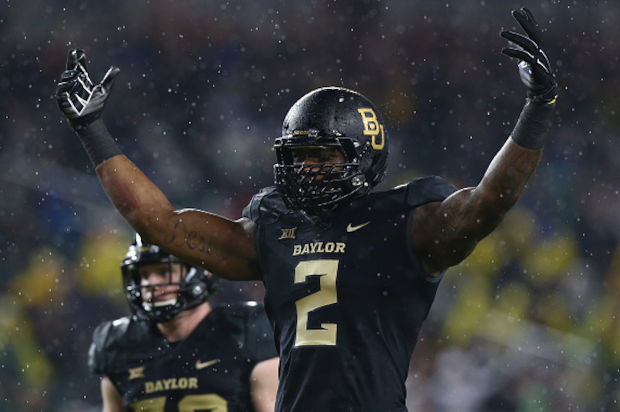 WACO, TX - NOVEMBER 22:  Shawn Oakman #2 of the Baylor Bears during play against the Oklahoma State Cowboys at McLane Stadium on November 22, 2014 in Waco, Texas.  (Photo by Ronald Martinez/Getty Images)