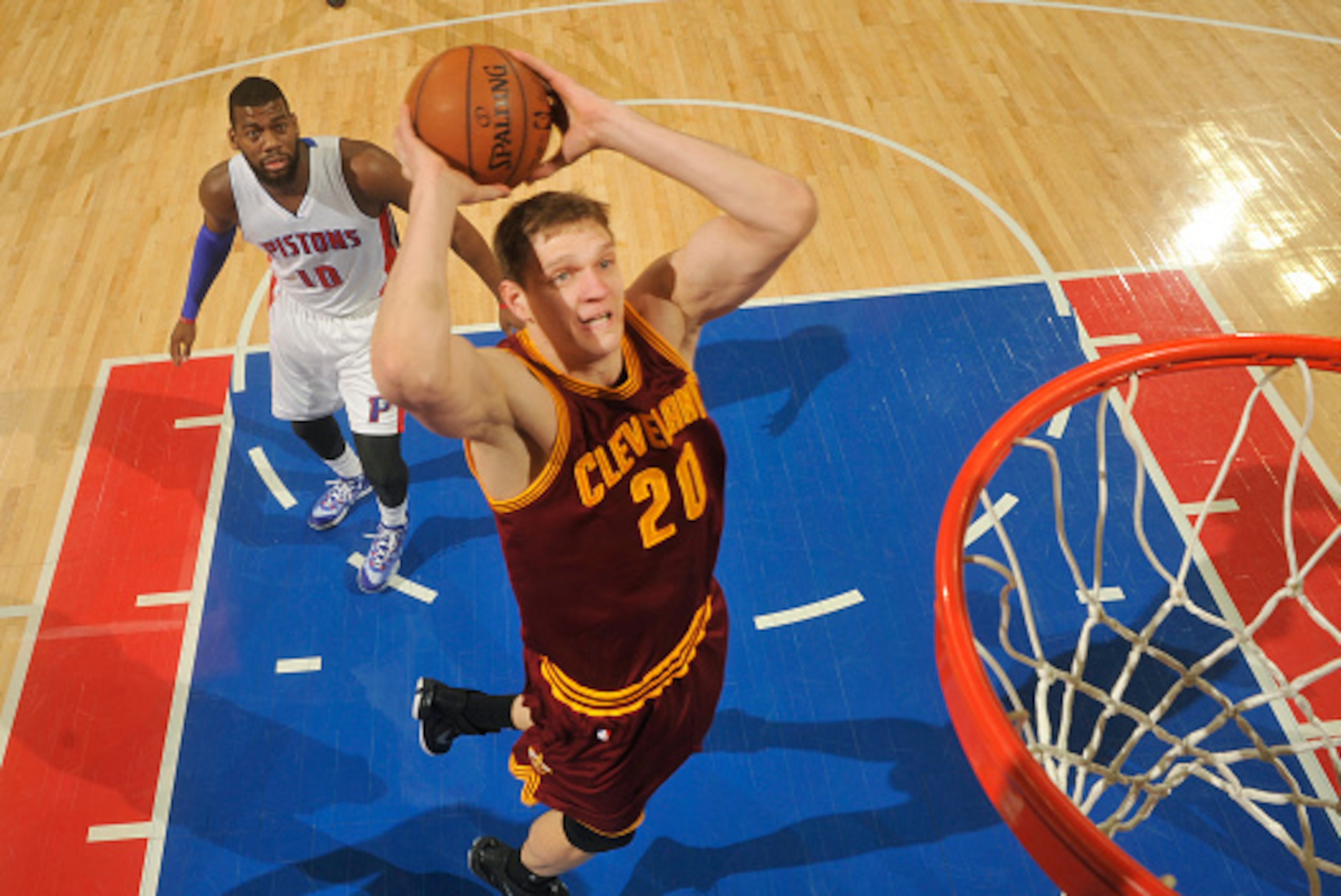 DETROIT, MI - FEBRUARY 24: Timofey Mozgov #20 of the Cleveland Cavaliers goes for the lay up against the Detroit Pistons during the game on February 24, 2015 at The Palace of Auburn in Hills in Detroit, Michigan. NOTE TO USER: User expressly acknowledges 