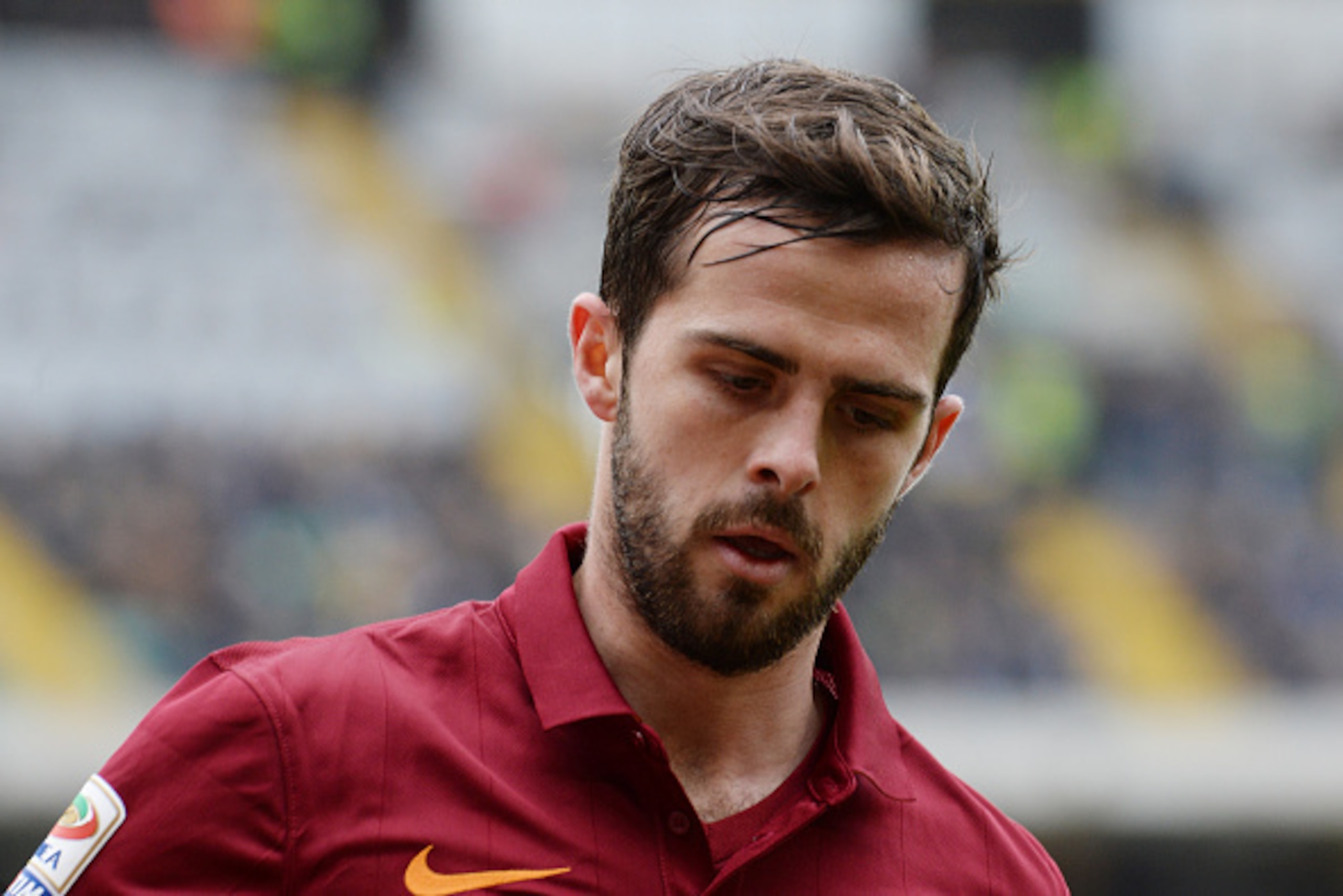 VERONA, ITALY - FEBRUARY 22: Radja Miralem Pjanic of AS Roma looks on during the Serie A match between Hellas Verona FC and AS Roma at Stadio Marc'Antonio Bentegodi on February 22, 2015 in Verona, Italy. (Photo by Dino Panato/Getty Images) VERONA, ITALY - FEBRUARY 22: Radja Miralem Pjanic of AS Roma looks on during the Serie A match between Hellas Verona FC and AS Roma at Stadio Marc'Antonio Bentegodi on February 22, 2015 in Verona, Italy. (Photo by Dino Panato/Getty Images)