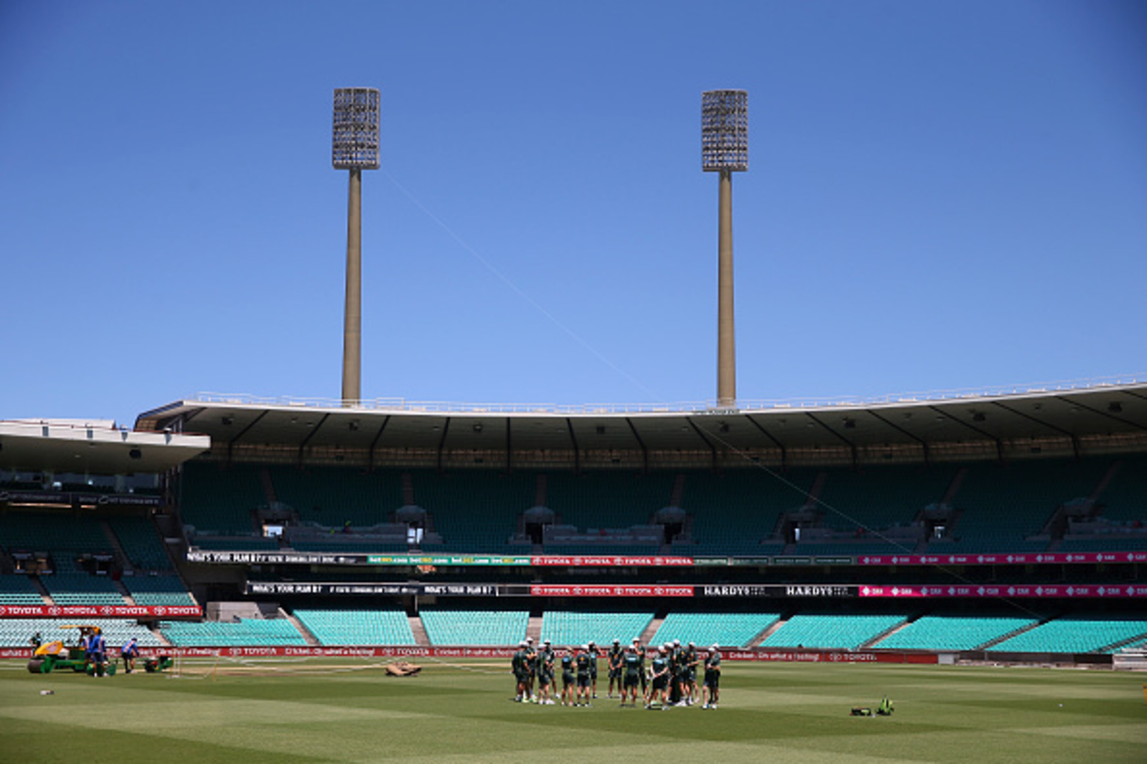 SYDNEY, AUSTRALIA - JANUARY 03: The Australian Team meet in the middle of the SCG during an Australian Nets Session at Sydney Cricket Ground on January 3, 2015 in Sydney, Australia. (Photo by Ryan Pierse/Getty Images) SYDNEY, AUSTRALIA - JANUARY 03: The Australian Team meet in the middle of the SCG during an Australian Nets Session at Sydney Cricket Ground on January 3, 2015 in Sydney, Australia. (Photo by Ryan Pierse/Getty Images)