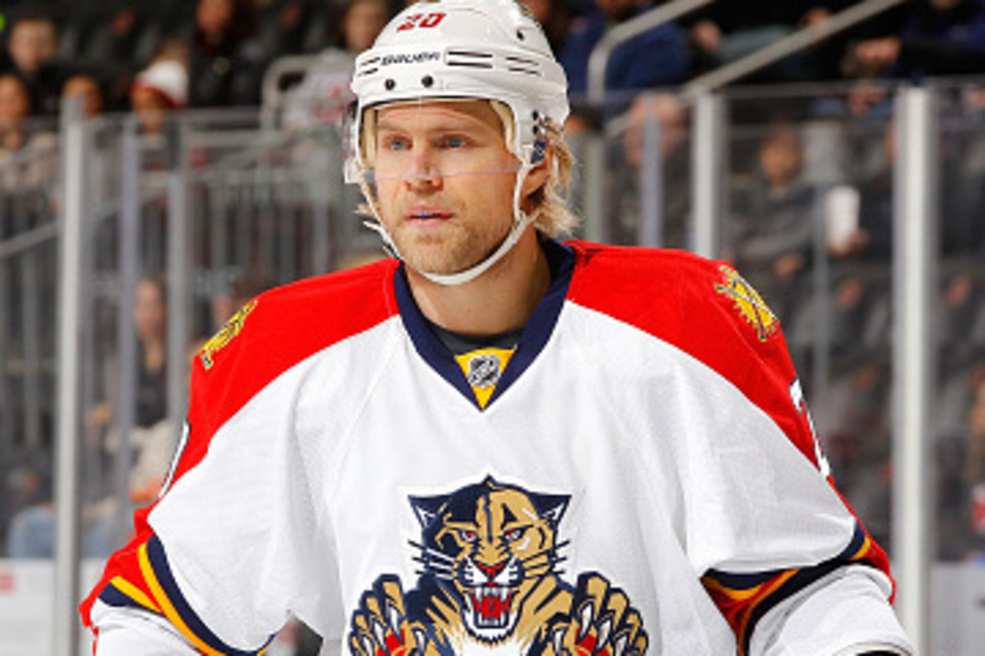 NEWARK, NJ - JANUARY 31:  Sean Bergenheim #20 of the Florida Panthers in action against the New Jersey Devils at the Prudential Center on January 31, 2015 in Newark, New Jersey. The Devils defeated the Panthers 3-1.  (Photo by Jim McIsaac/Getty Images)
