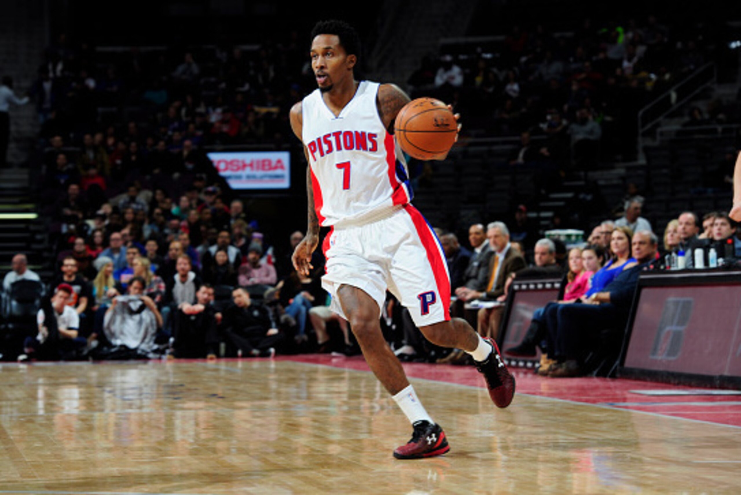 DETROIT, MI - JANUARY 10: Brandon Jennings #7 of the Detroit Pistons drives to the basket against the Brooklyn Nets during the game on January 10, 2015 at The Palace of Auburn Hills in Detroit, Michigan. NOTE TO USER: User expressly acknowledges and agree