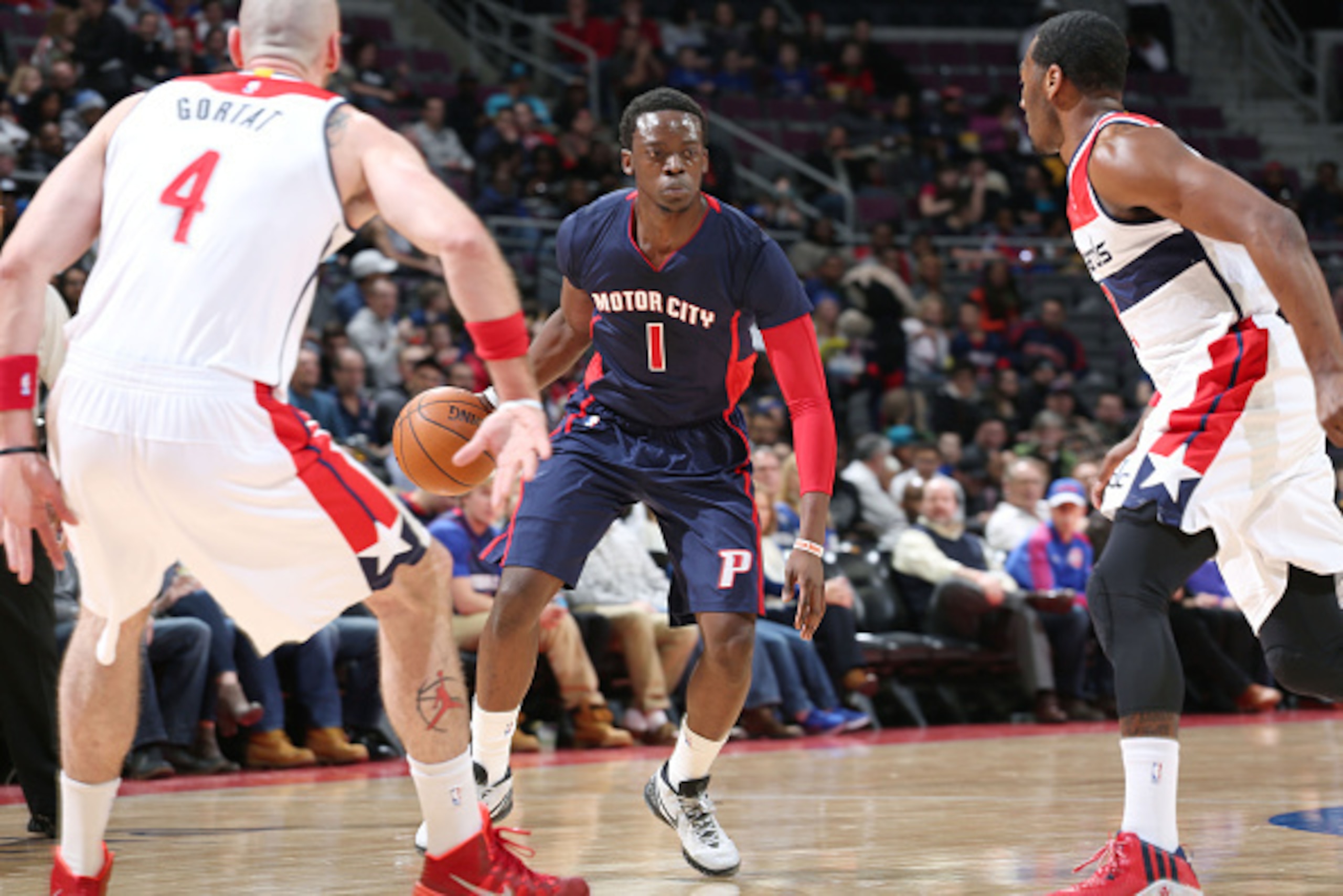 DETROIT, MI - FEBRUARY 22: Reggie Jackson of the Detroit Pistons drives to the basket against the Washington Wizards during the game on February 22, 2015 at Palace of Auburn Hills in Detroit, Michigan. NOTE TO USER: User expressly acknowledges and agrees 