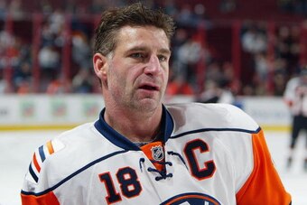 PHILADELPHIA - NOVEMBER 12: Mike Sillinger #18 of the New York Islanders skates against the Philadelphia Flyers during their game on November 12, 2007 at Wachovia Center in Philadelphia, Pennsylvania. The Flyers defeated the Islanders 3-2. (Photo by Jim M