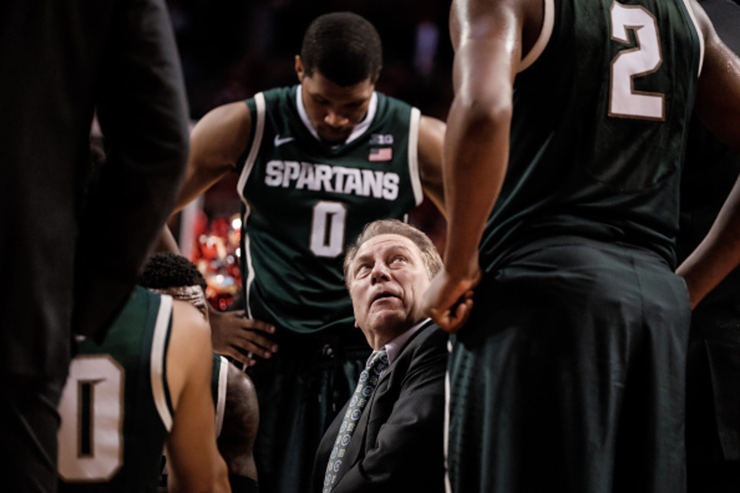 LINCOLN, NE - JANUARY 24: head coach Tom Izzo of the Michigan State Spartans talks to his team during their game against the Nebraska Cornhuskers at Pinnacle Bank Arena January 24, 2015 in Lincoln, Nebraska. (Photo by Eric Francis/Getty Images)