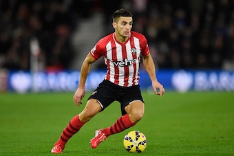 SOUTHAMPTON, ENGLAND - FEBRUARY 01:  Dusan Tadic of Southampton in action during the Barclays Premier League match between Southampton and Swansea City at St Mary's Stadium on February 1, 2015 in Southampton, England.  (Photo by Mike Hewitt/Getty Images)