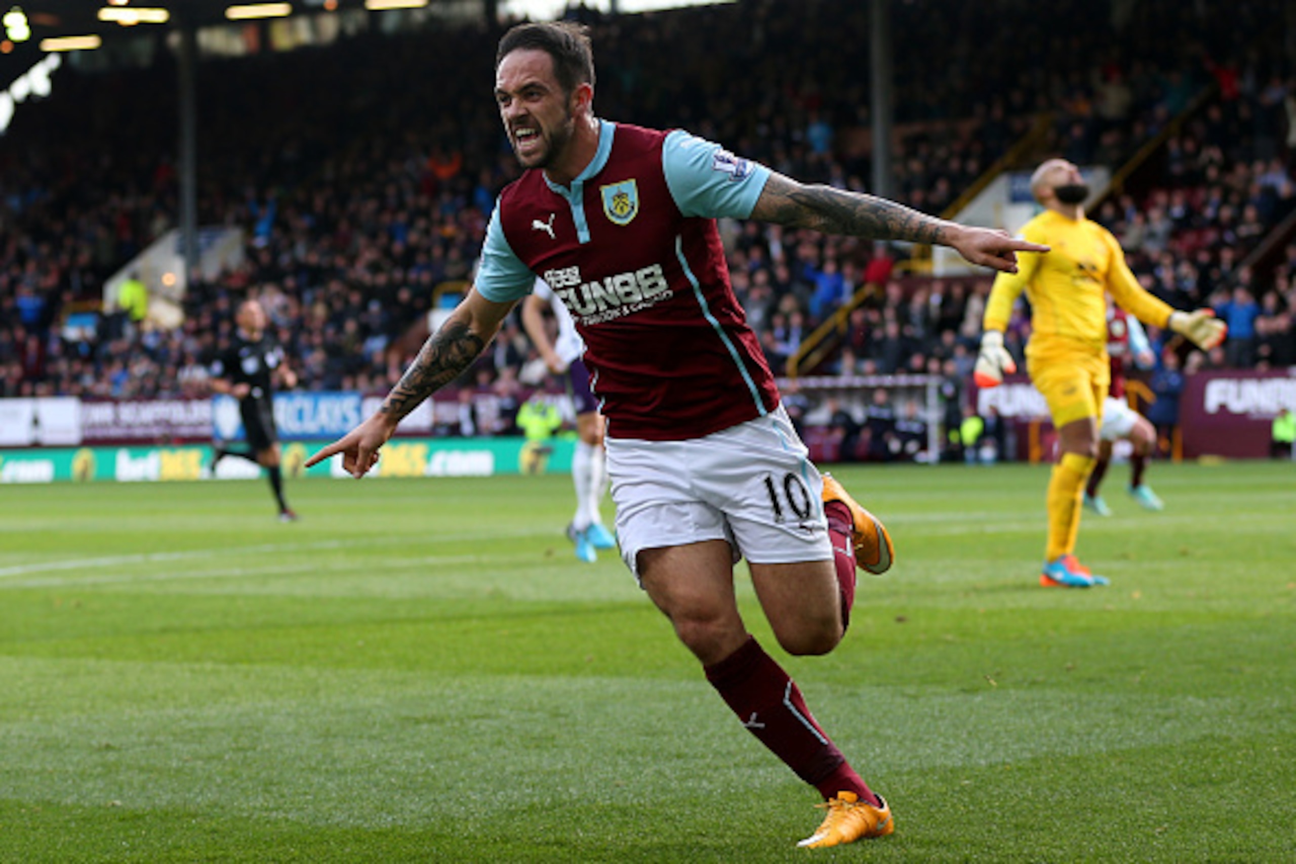 BURNLEY, ENGLAND - OCTOBER 26: Danny Ings of Burnley celebrates scoring his team's first goal during the Premier League match between Burnley and Everton at Turf Moor on October 26, 2014 in Burnley, England. (Photo by Chris Brunskill/Getty Images) BURNLEY, ENGLAND - OCTOBER 26: Danny Ings of Burnley celebrates scoring his team's first goal during the Premier League match between Burnley and Everton at Turf Moor on October 26, 2014 in Burnley, England. (Photo by Chris Brunskill/Getty Images)