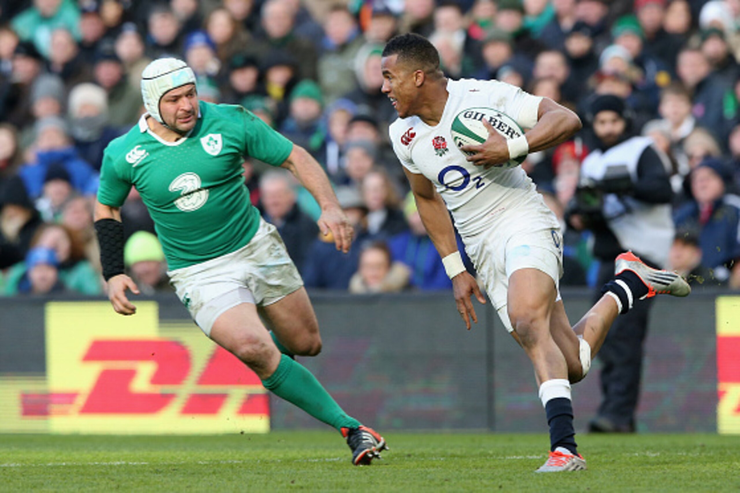 DUBLIN, IRELAND - MARCH 01:  Anthony Watson of England breaks away from Rory Best during the RBS Six Nations match between Ireland and England at the Aviva Stadium on March 1, 2015 in Dublin, Ireland.  (Photo by David Rogers/Getty Images)