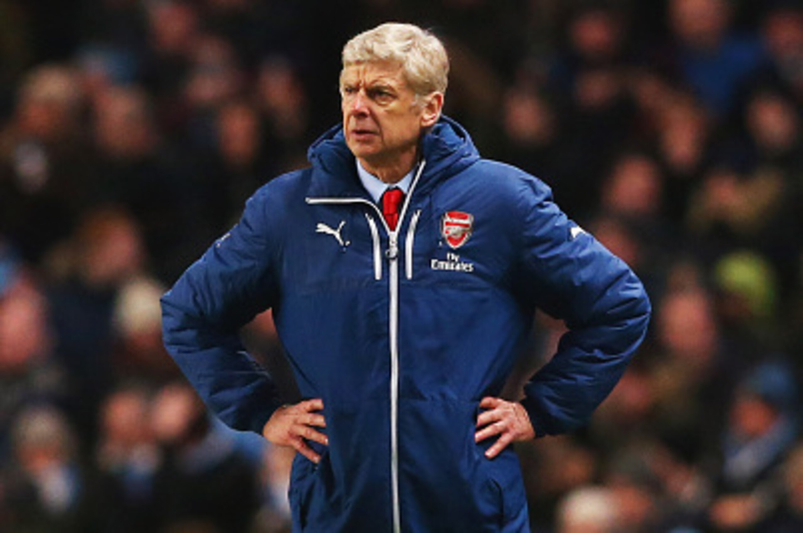 MANCHESTER, ENGLAND - JANUARY 18:  Arsene Wenger manager of Arsenal look son during the Barclays Premier League match between Manchester City and Arsenal at Etihad Stadium on January 18, 2015 in Manchester, England.  (Photo by Alex Livesey/Getty Images)