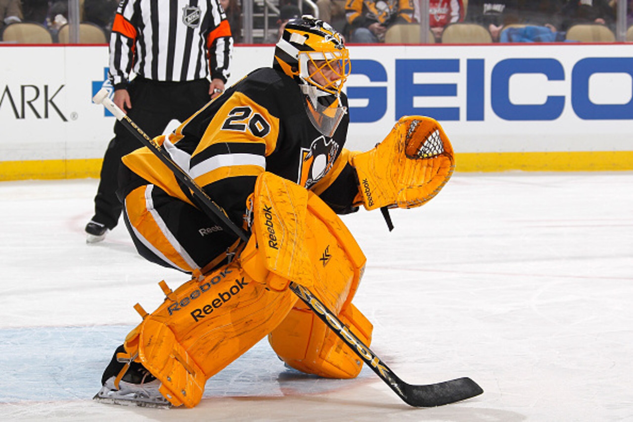 PITTSBURGH, PA - FEBRUARY 17:  Marc-Andre Fleury #29 of the Pittsburgh Penguins defends the net against theWashington Capitals at Consol Energy Center on February 17, 2015 in Pittsburgh, Pennsylvania.  (Photo by Gregory Shamus/NHLI via Getty Images)